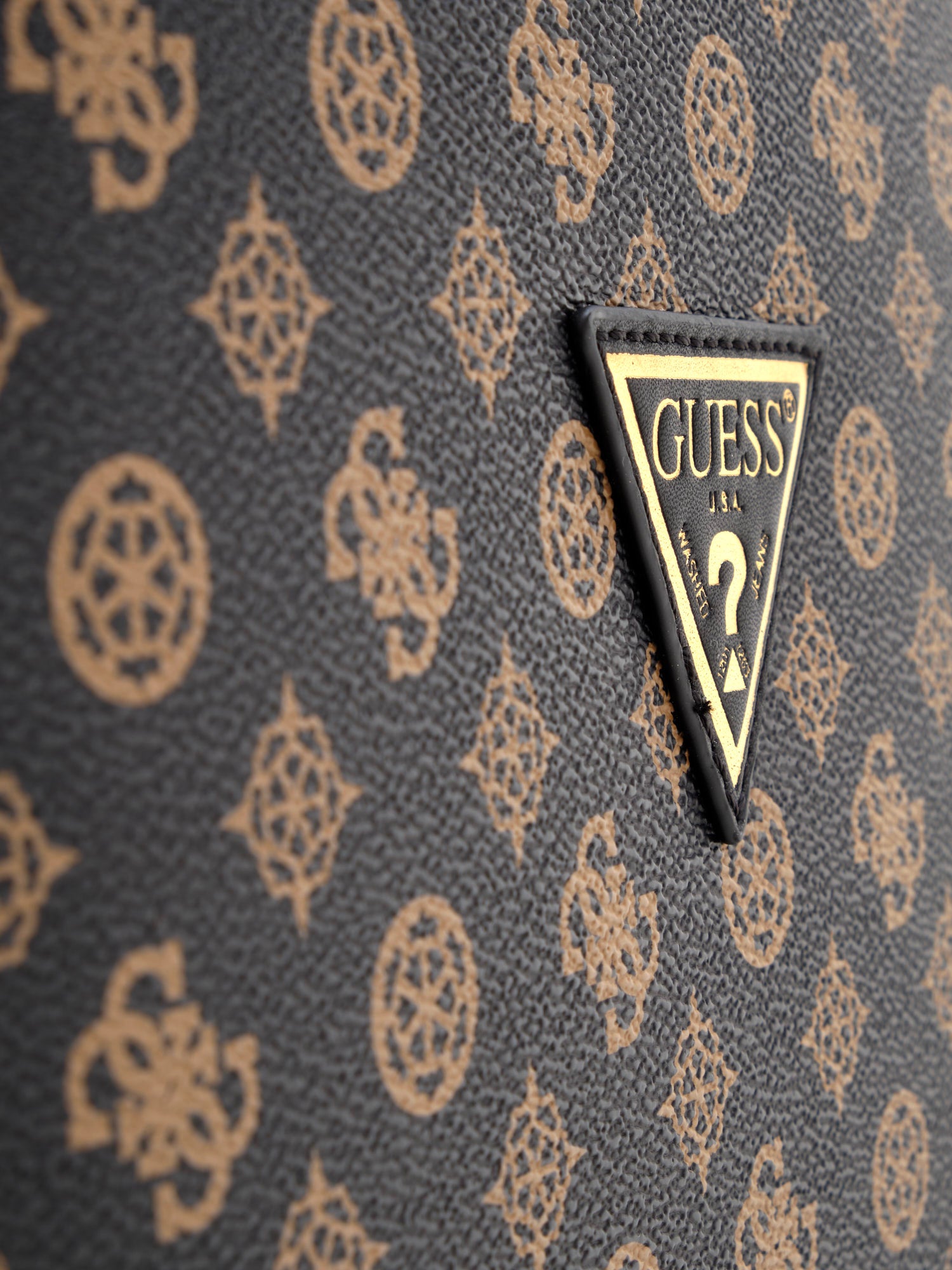Guess - Trolley Wilder Travel brown logo