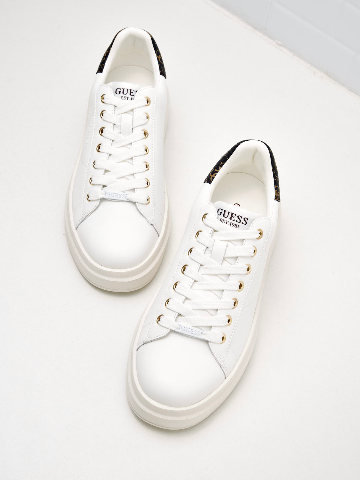 Guess - Sneakers Elbina white brown