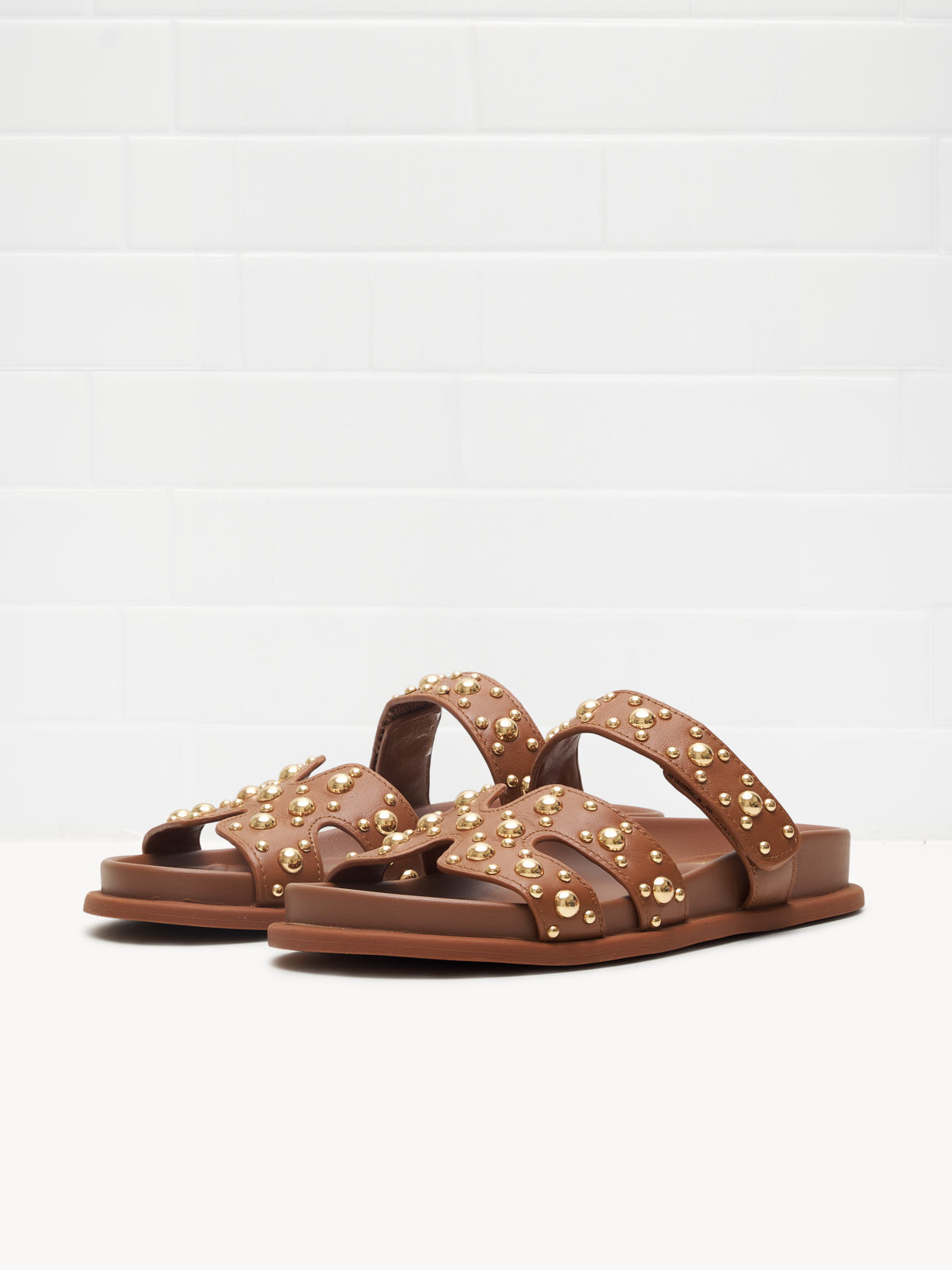 Tosca Blu - Slipper Woman cognac gold studs