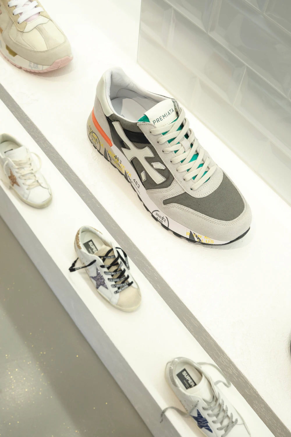 Particolari della collezione Premiata e Golden Goose del punto vendita MQ di Jesolo