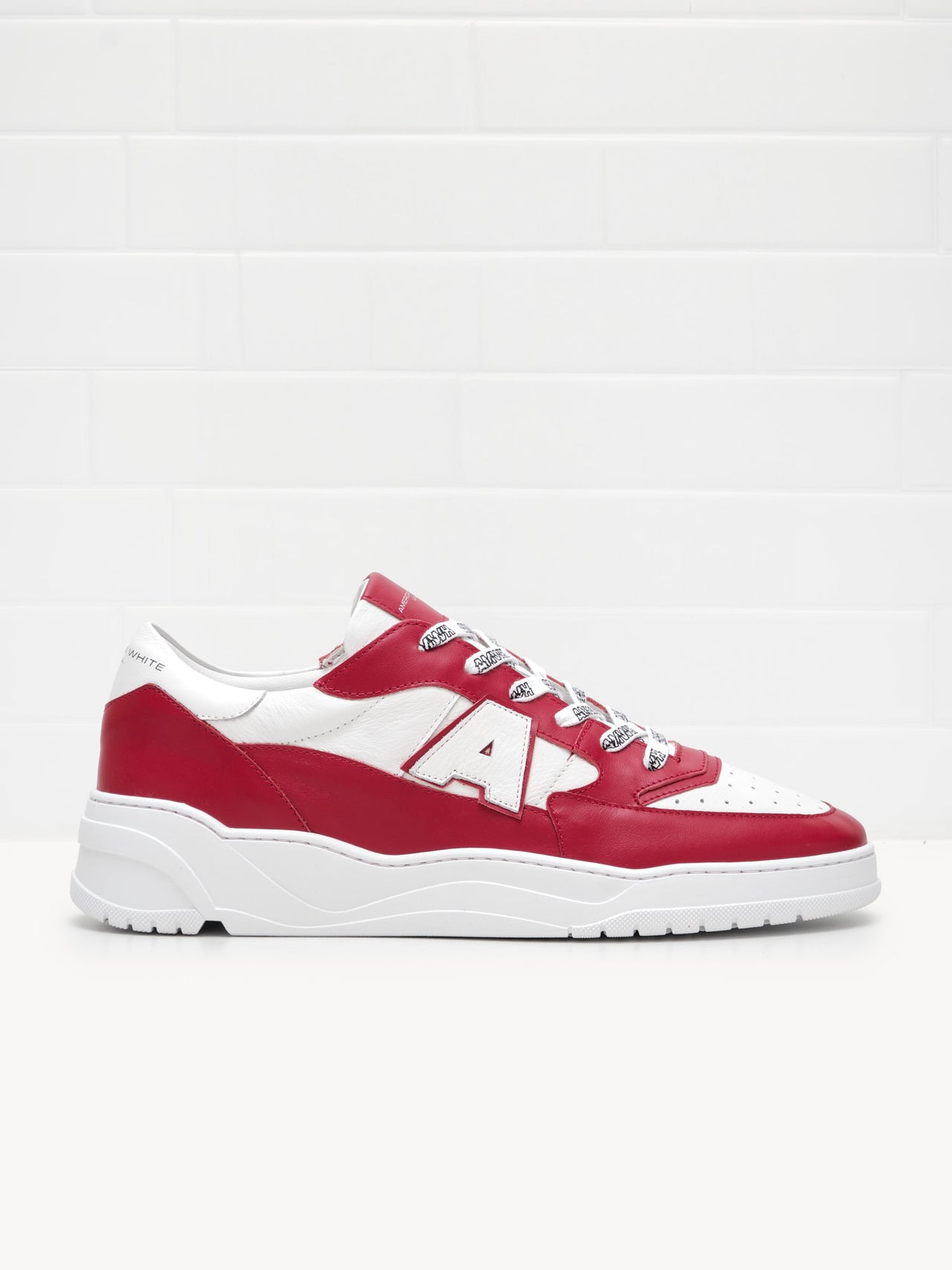 American White Man Emmeuno Logo Bicolor rouge white