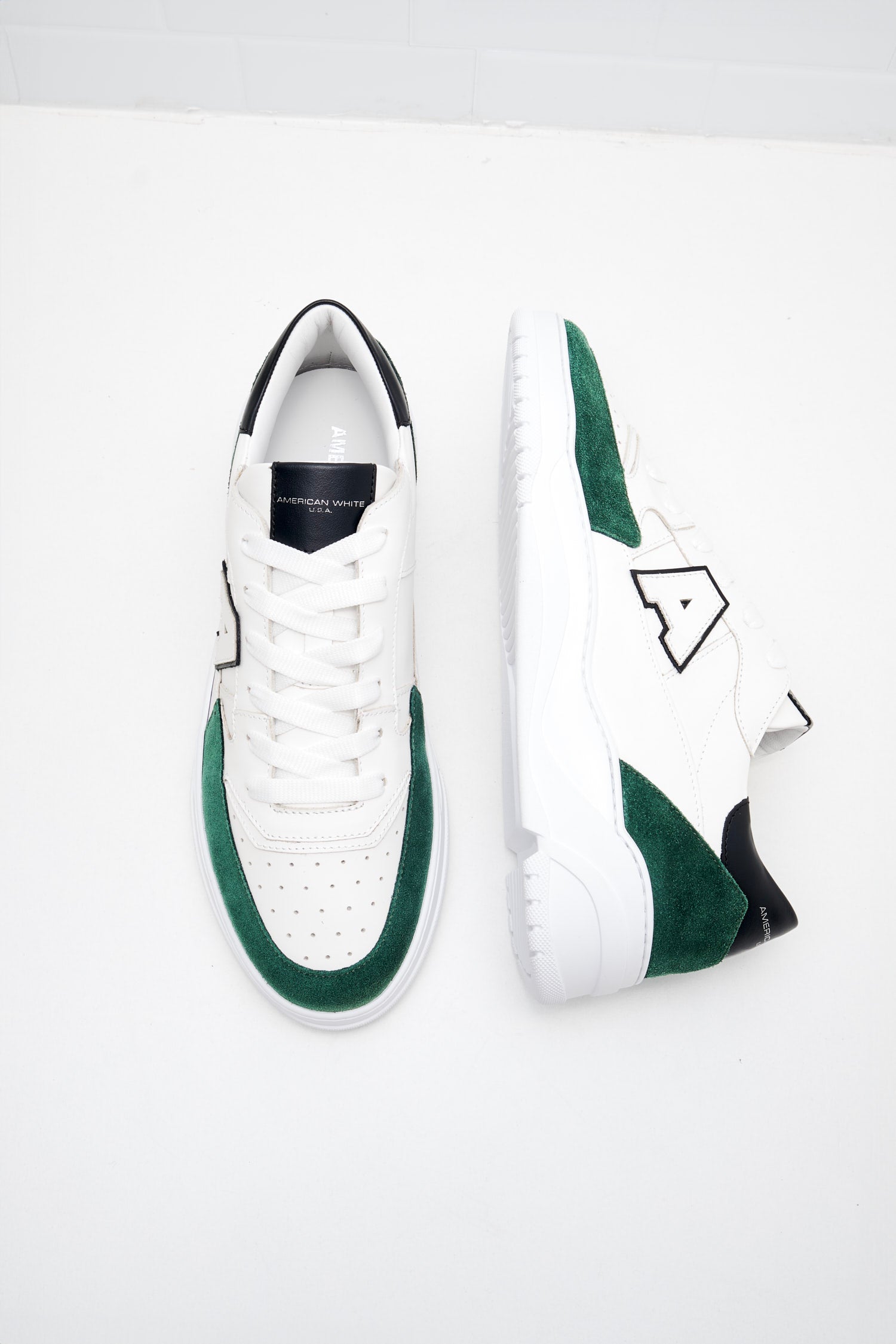 American White - Sneakers Man Emmeuno Logo Explorer white green black 