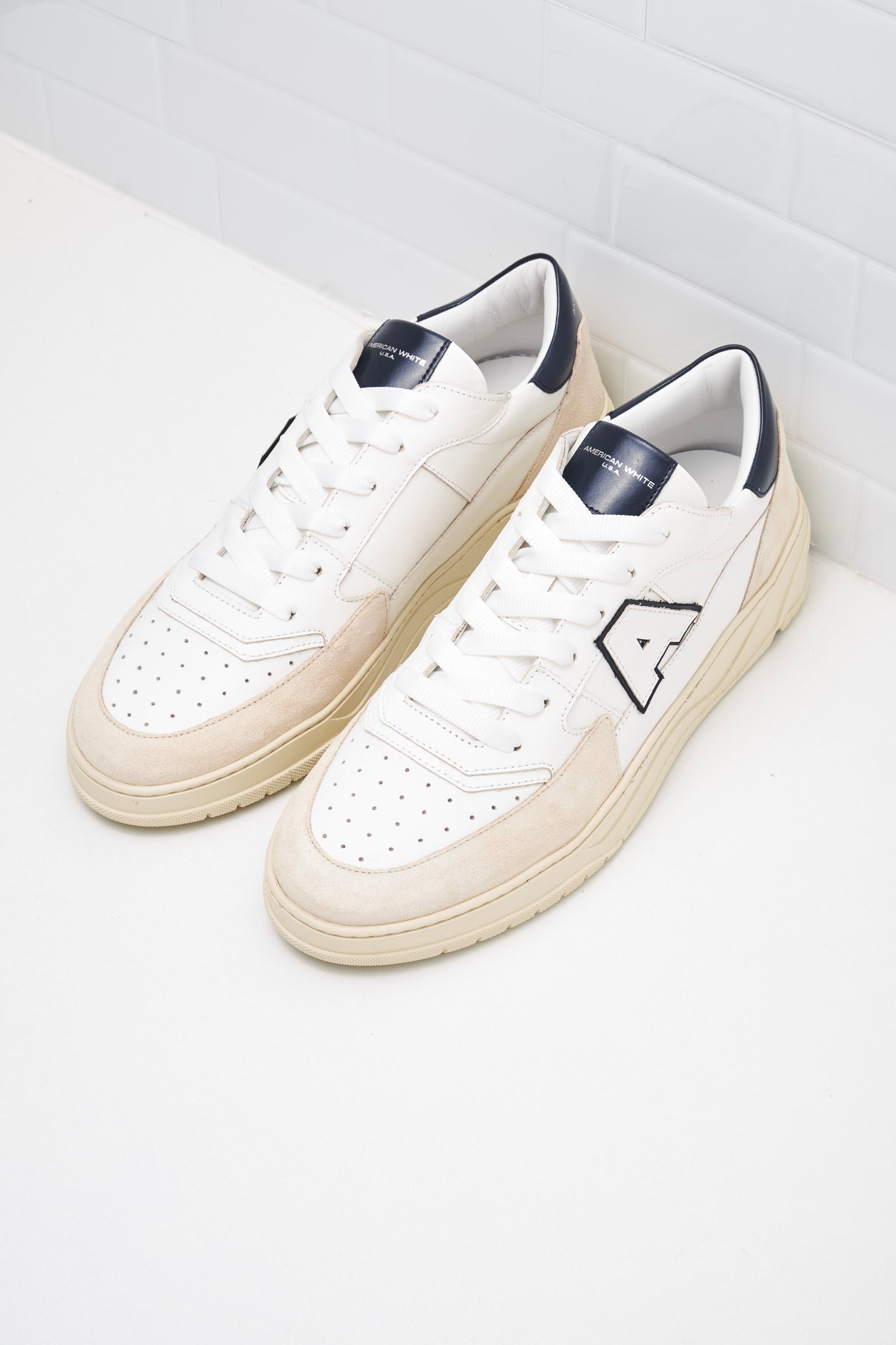 American White - Sneakers Man Emmeuno Logo Explorer white dark blue 