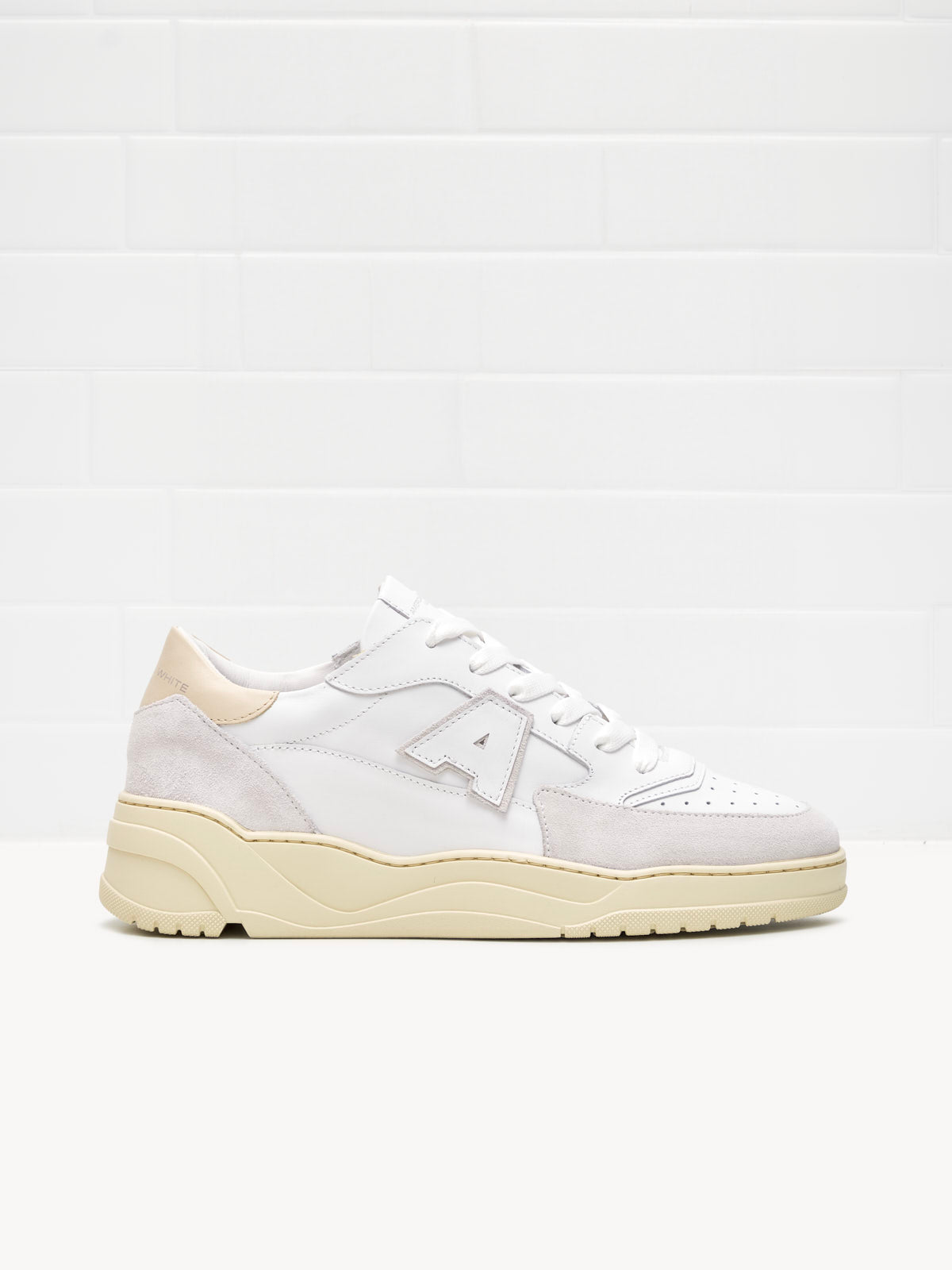 Sneakers woman Emmeuno Logo Explorer white cream