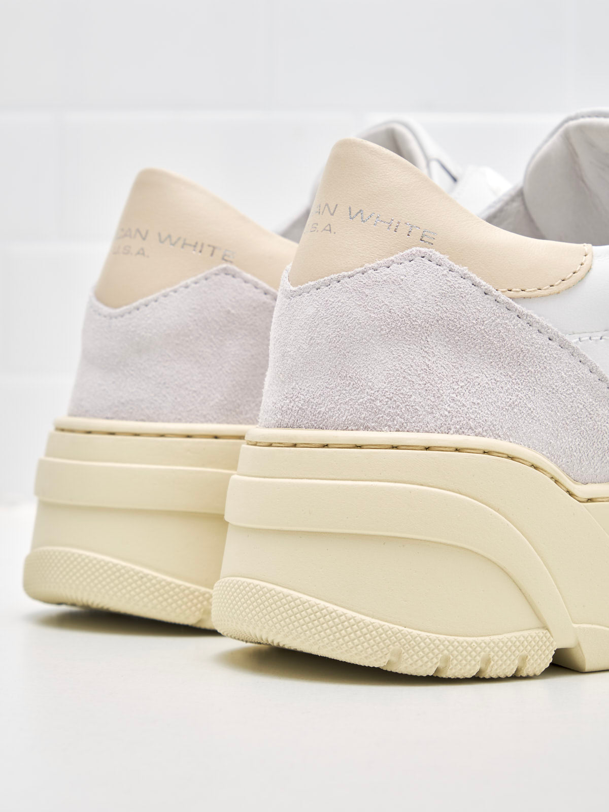 American White - Sneakers woman Emmeuno Logo Explorer white cream 