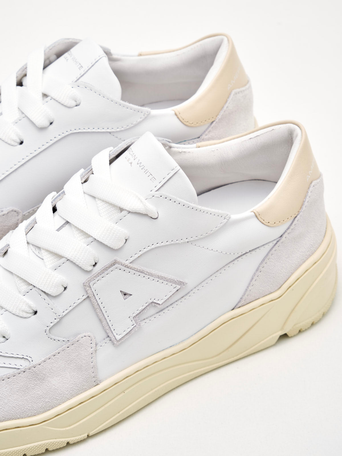 American White - Sneakers woman Emmeuno Logo Explorer white cream 