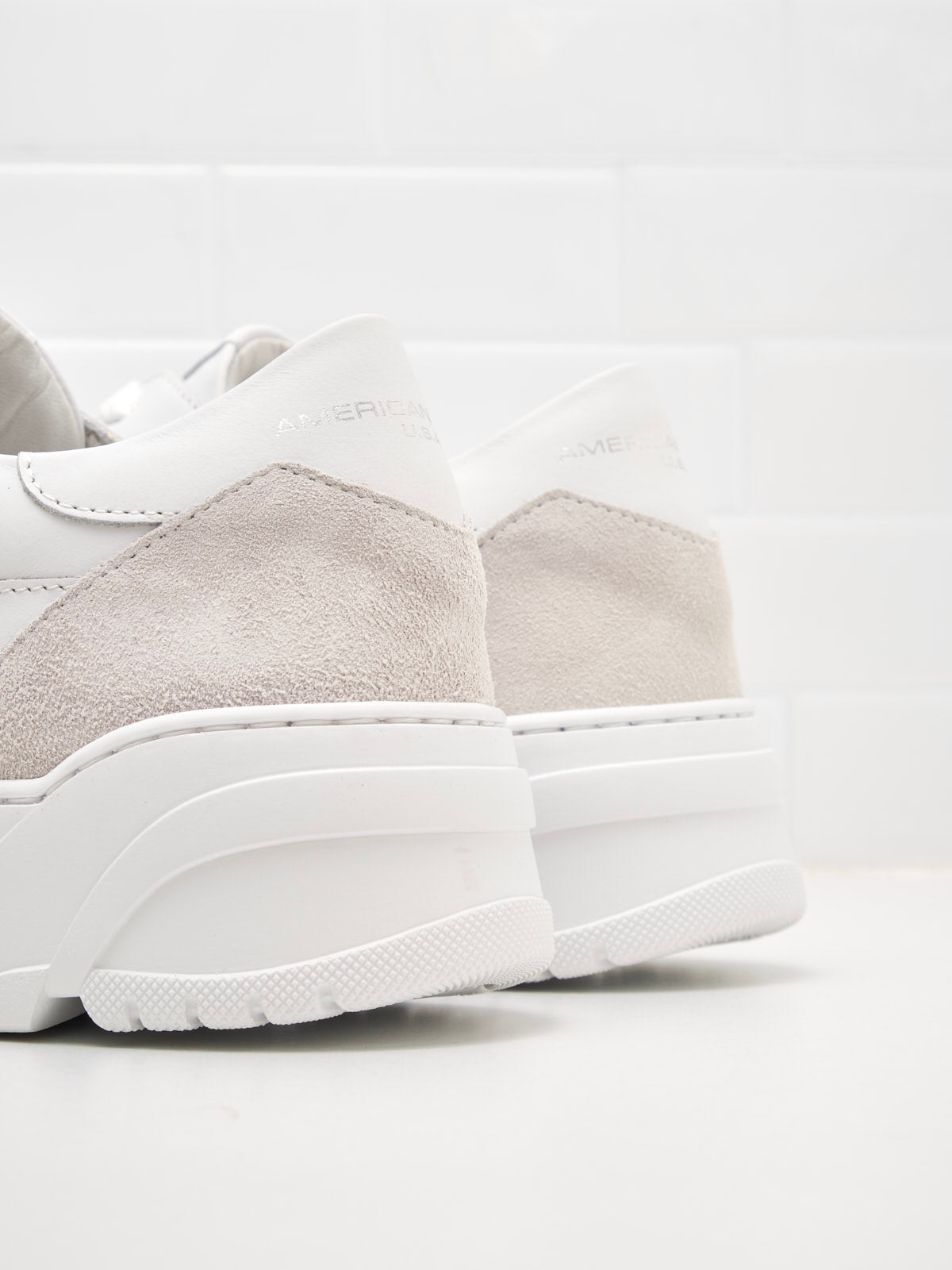 American White - Sneakers Man Emmeuno Logo Explorer total white white sole 