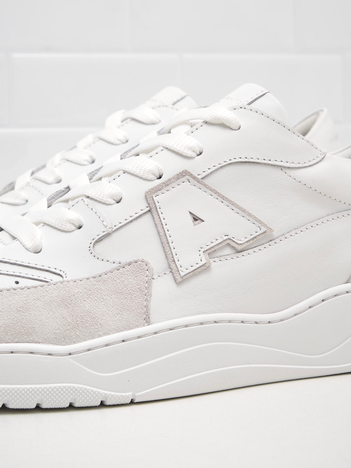 American White - Sneakers Man Emmeuno Logo Explorer total white white sole 