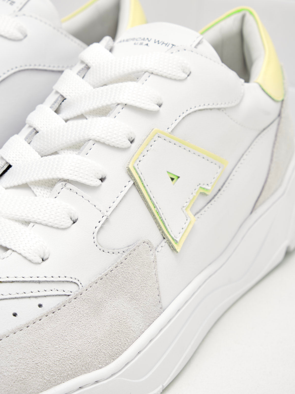 American White - Sneakers Man Emmeuno Logo Explorer white yellow white sole 