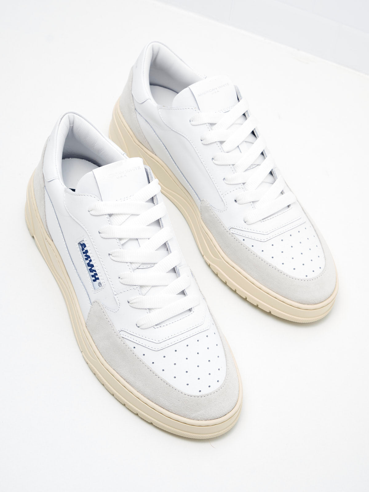 American White - Emmeuno Iconic Explorer Man white white 