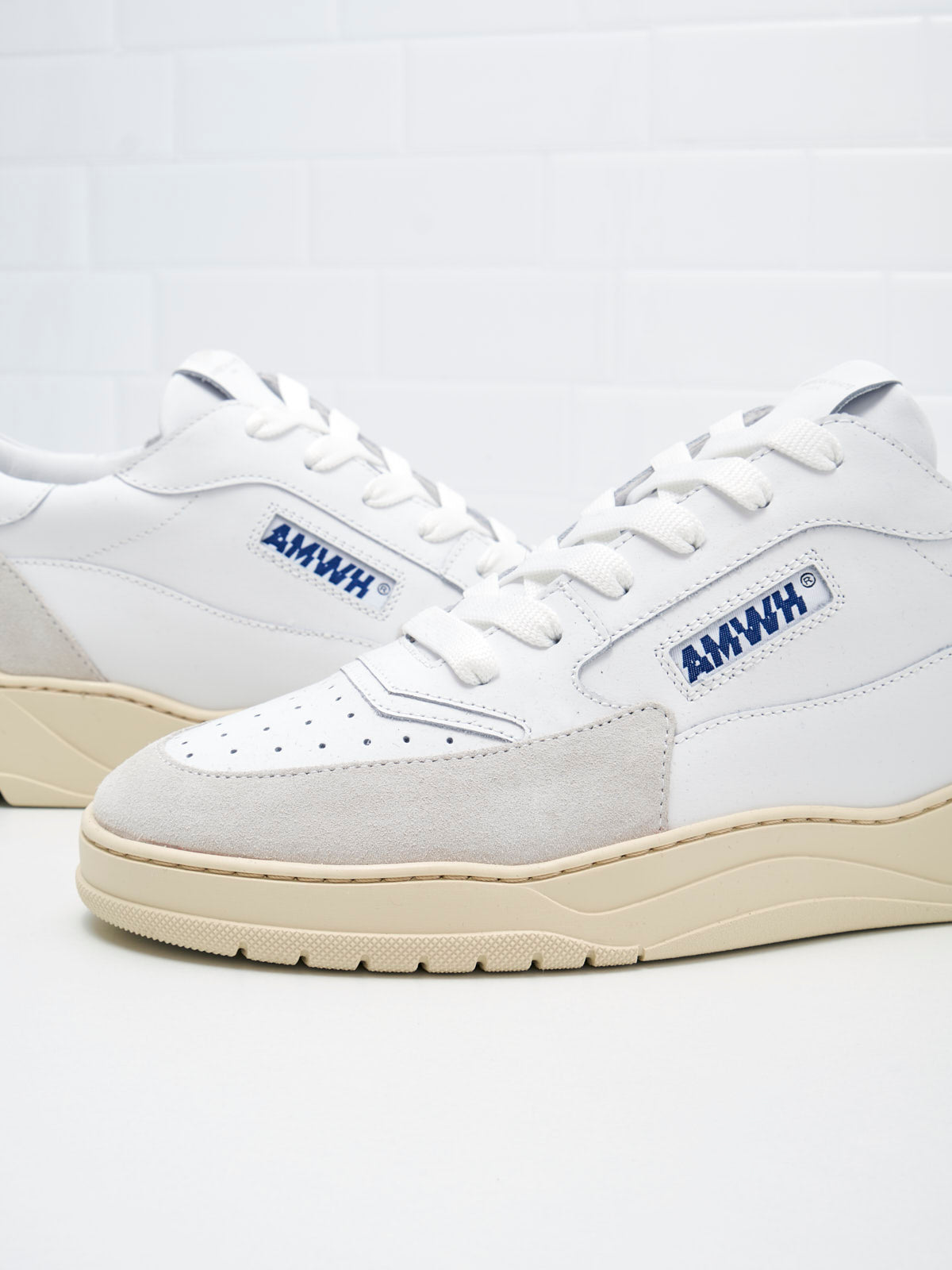 American White - Emmeuno Iconic Explorer Man white white 