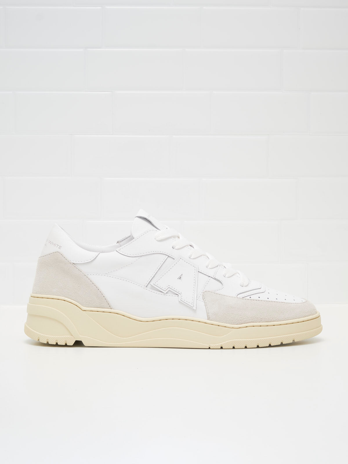 American White Emmeuno Logo Explorer white white