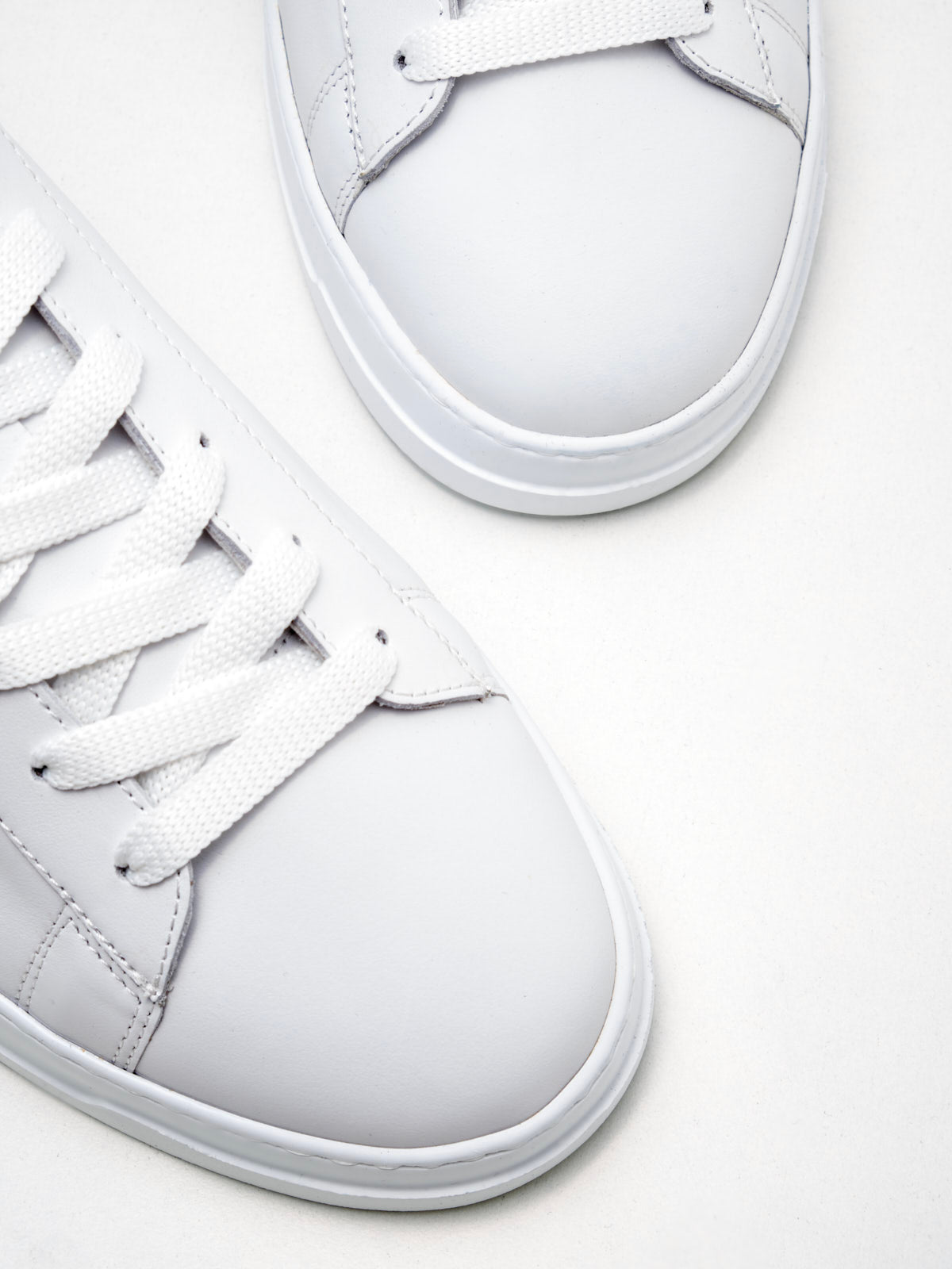 American White - Super Iconic Man white black 