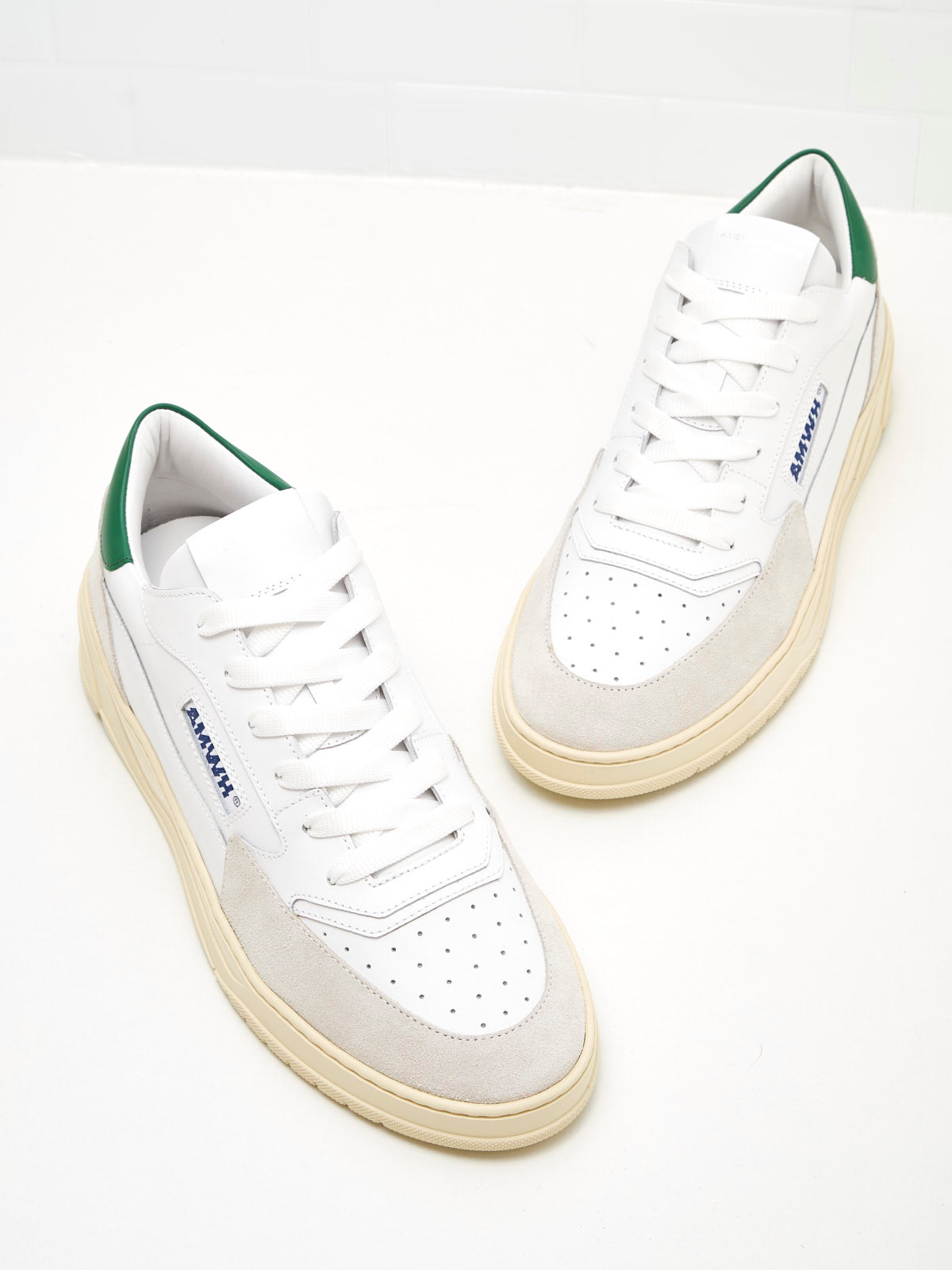 American White - Emmeuno Iconic Explorer Woman white green 
