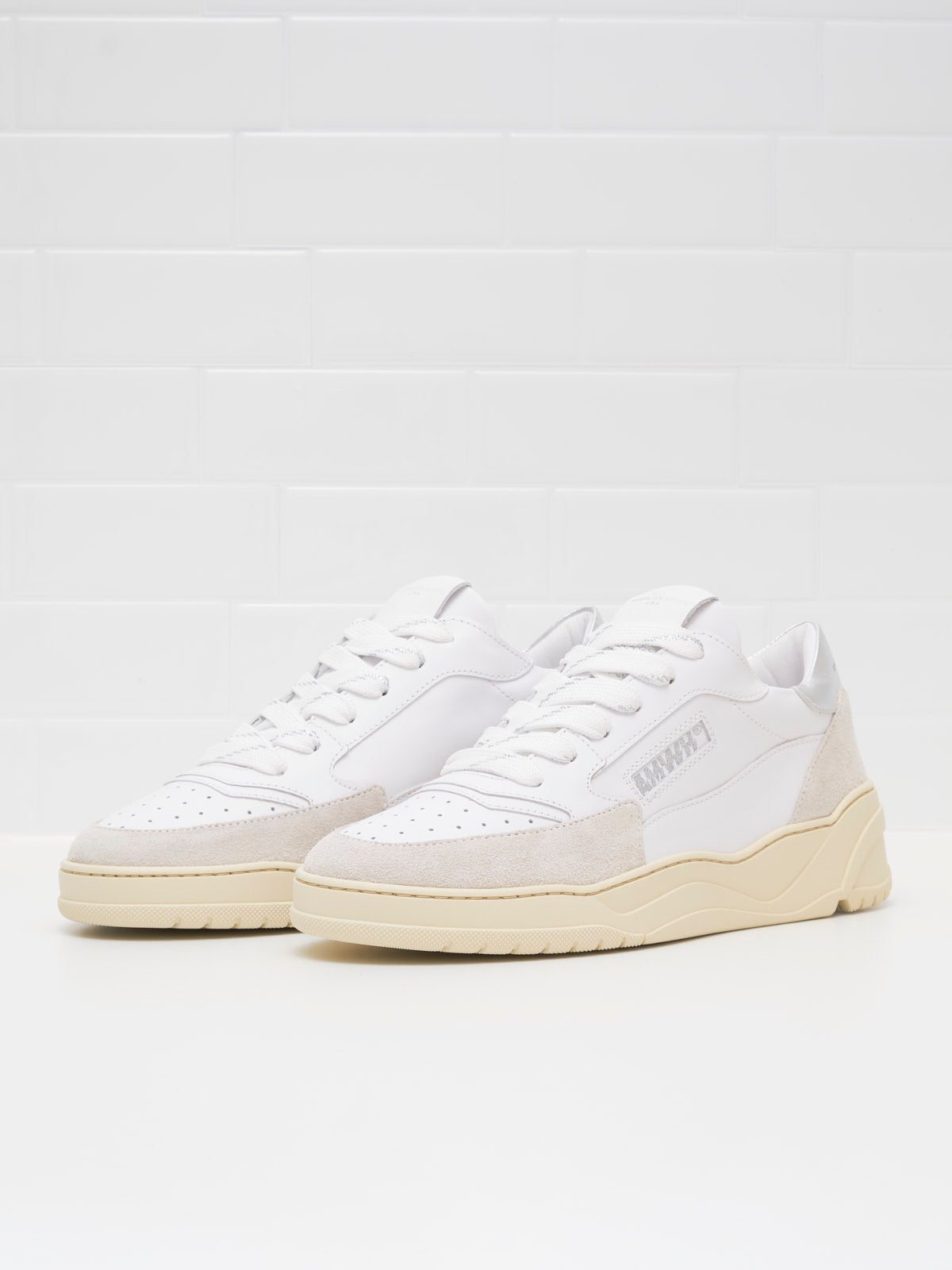 American White - Emmeuno Iconic Explorer Woman white silver 