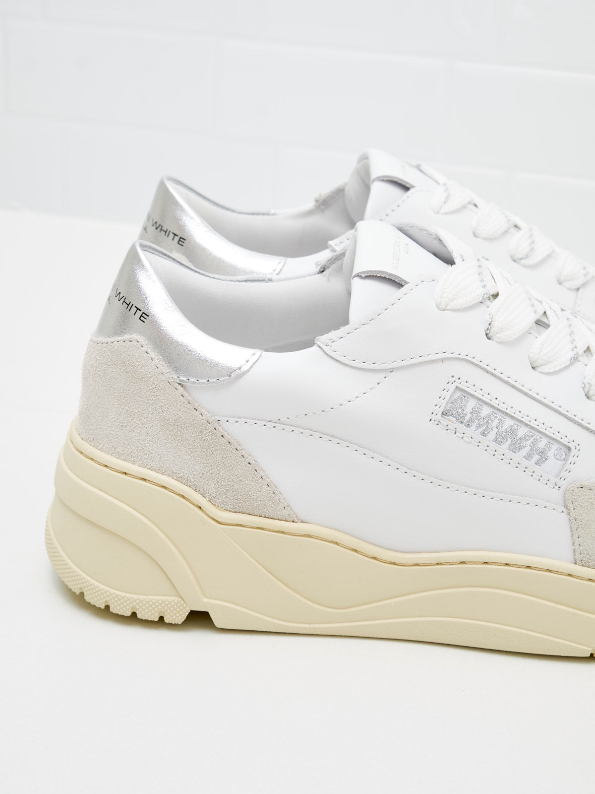 American White - Emmeuno Iconic Explorer Woman white silver 