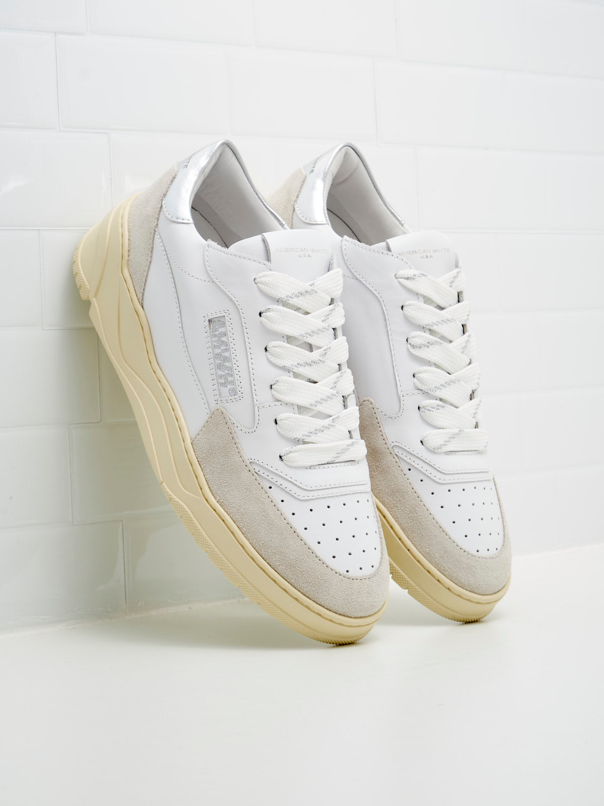 American White - Emmeuno Iconic Explorer Woman white silver 