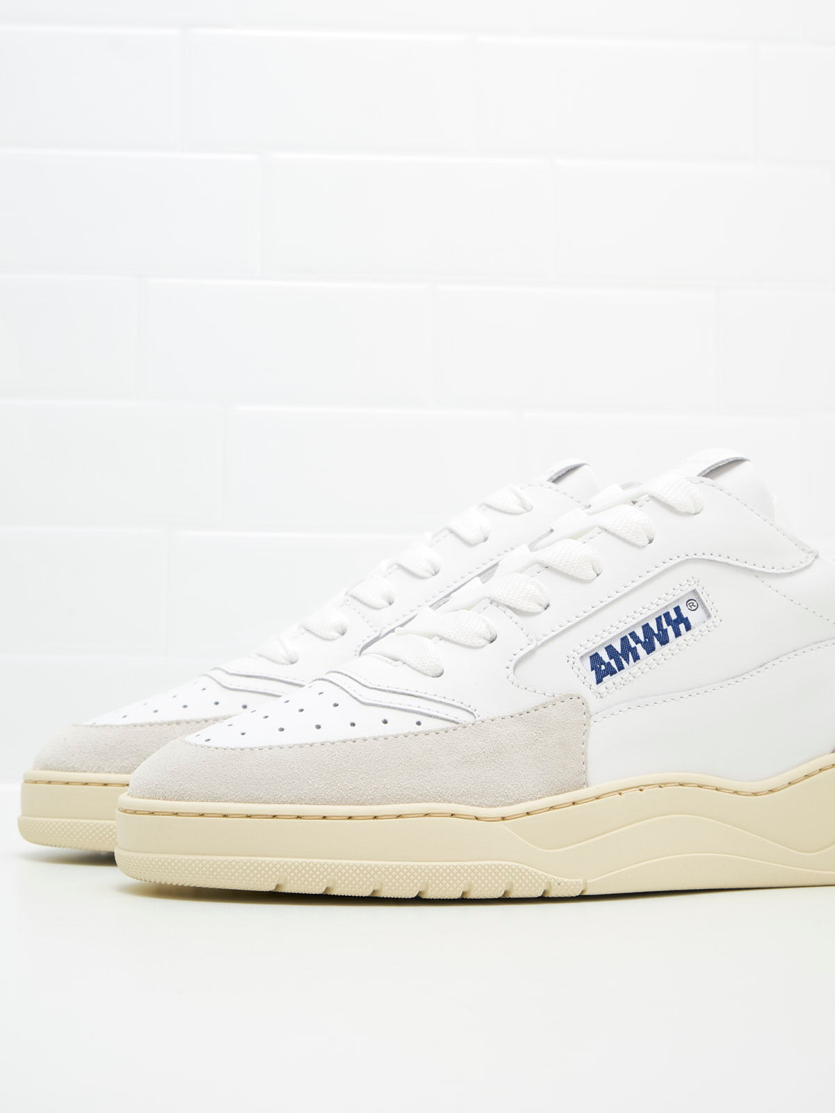 American White - Emmeuno Iconic Explorer Woman white white 