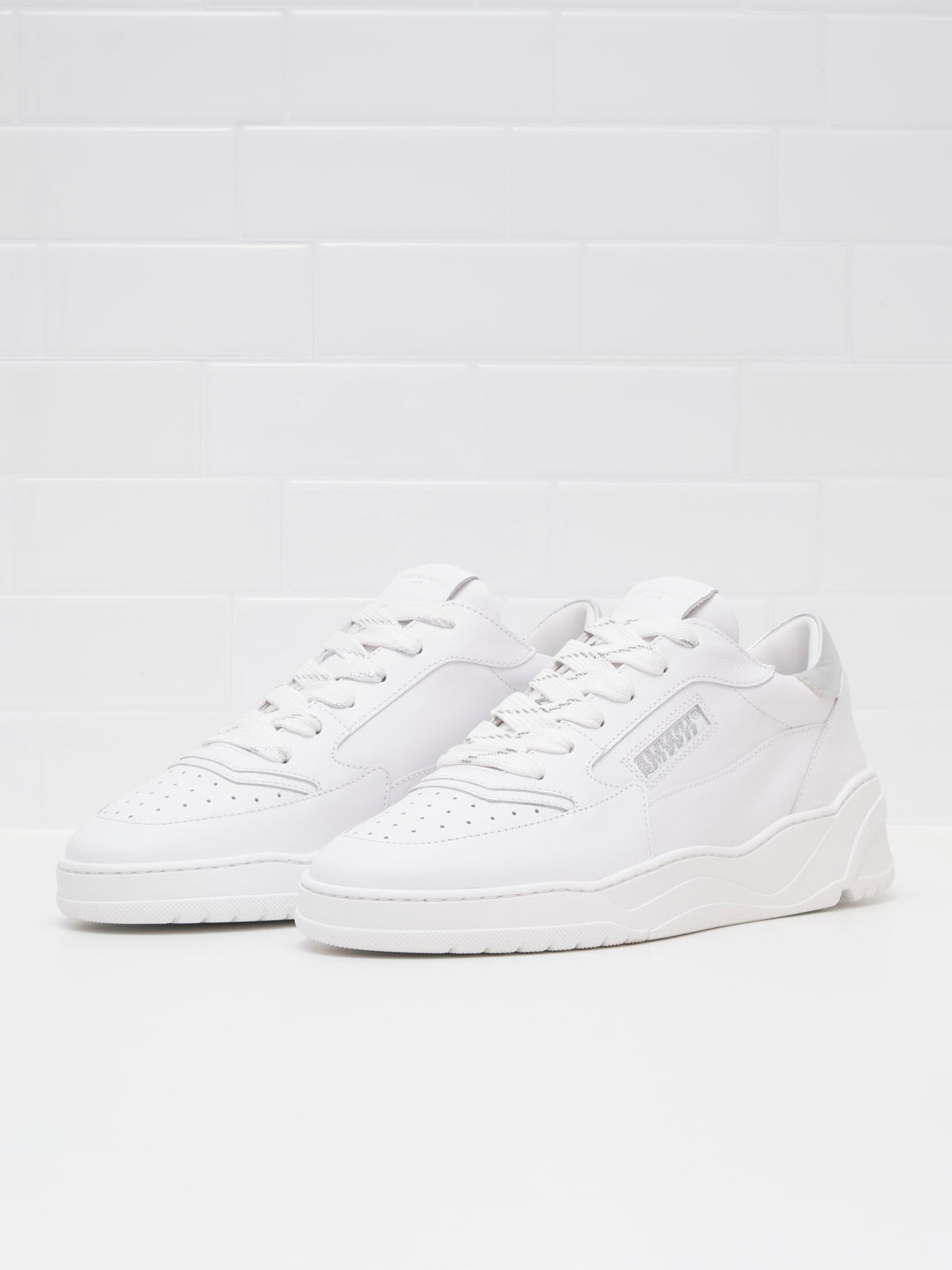 American White - Emmeuno Iconic Woman white silver 