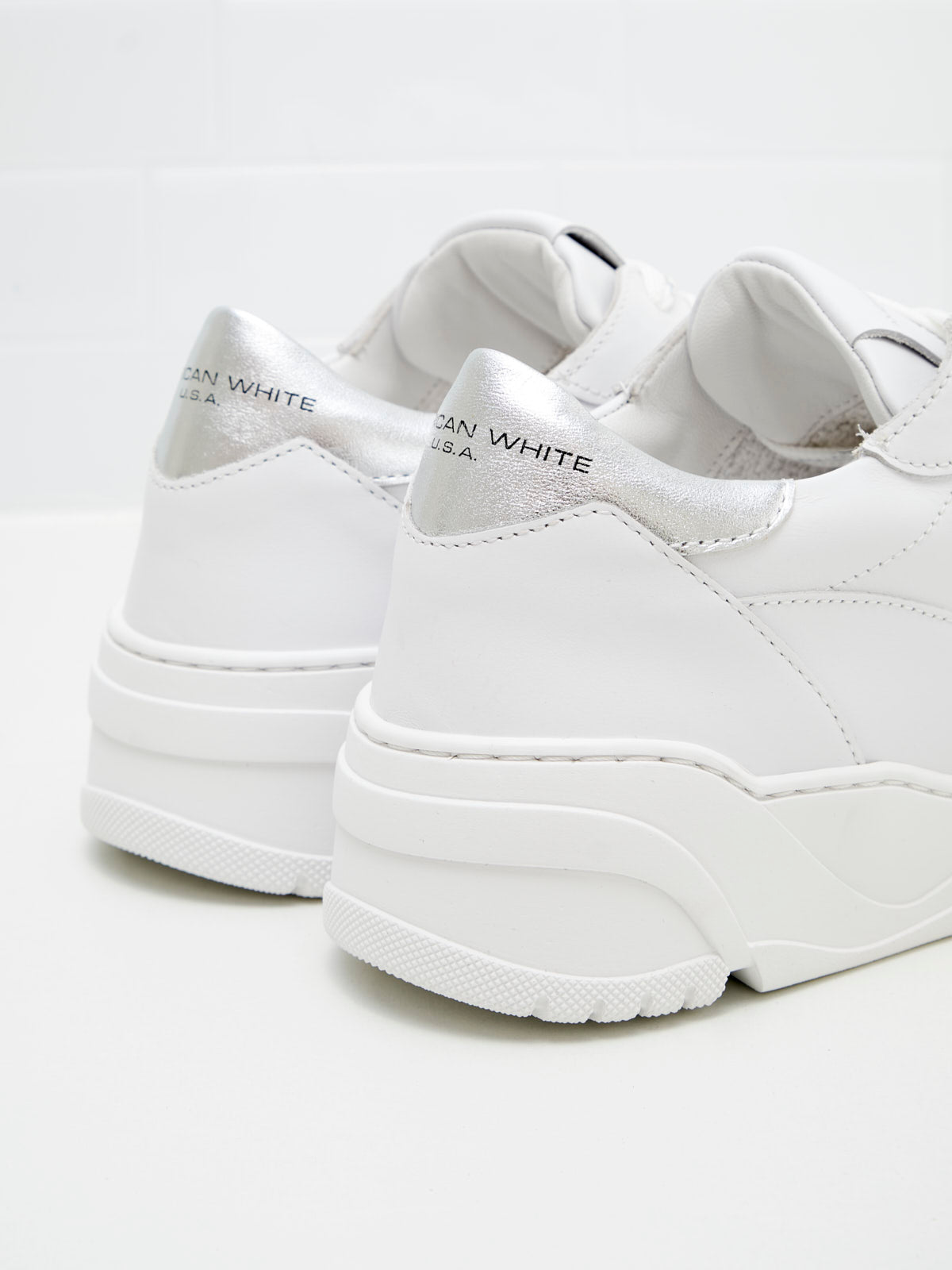 American White - Emmeuno Iconic Woman white silver 