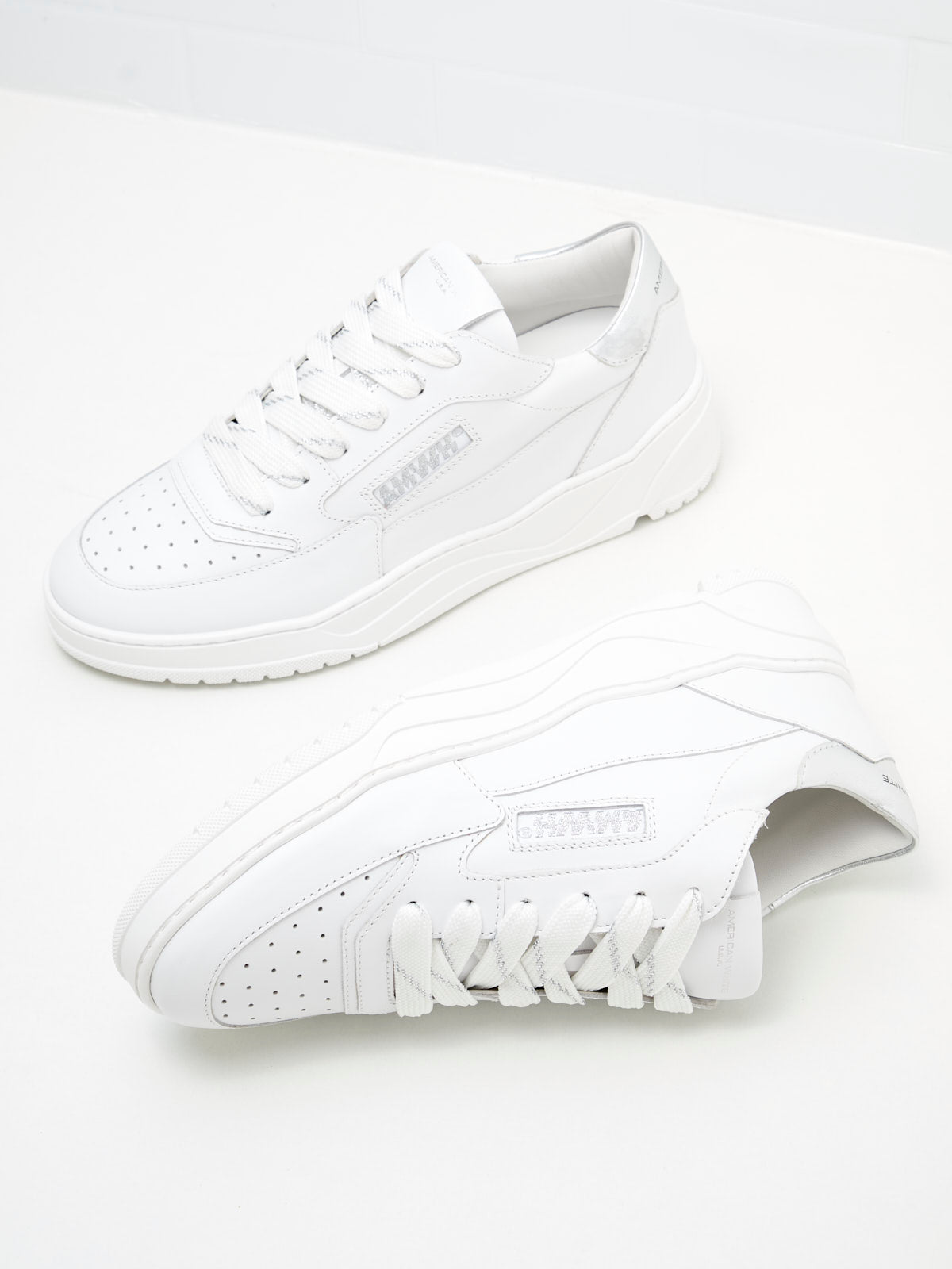 American White - Emmeuno Iconic Woman white silver 