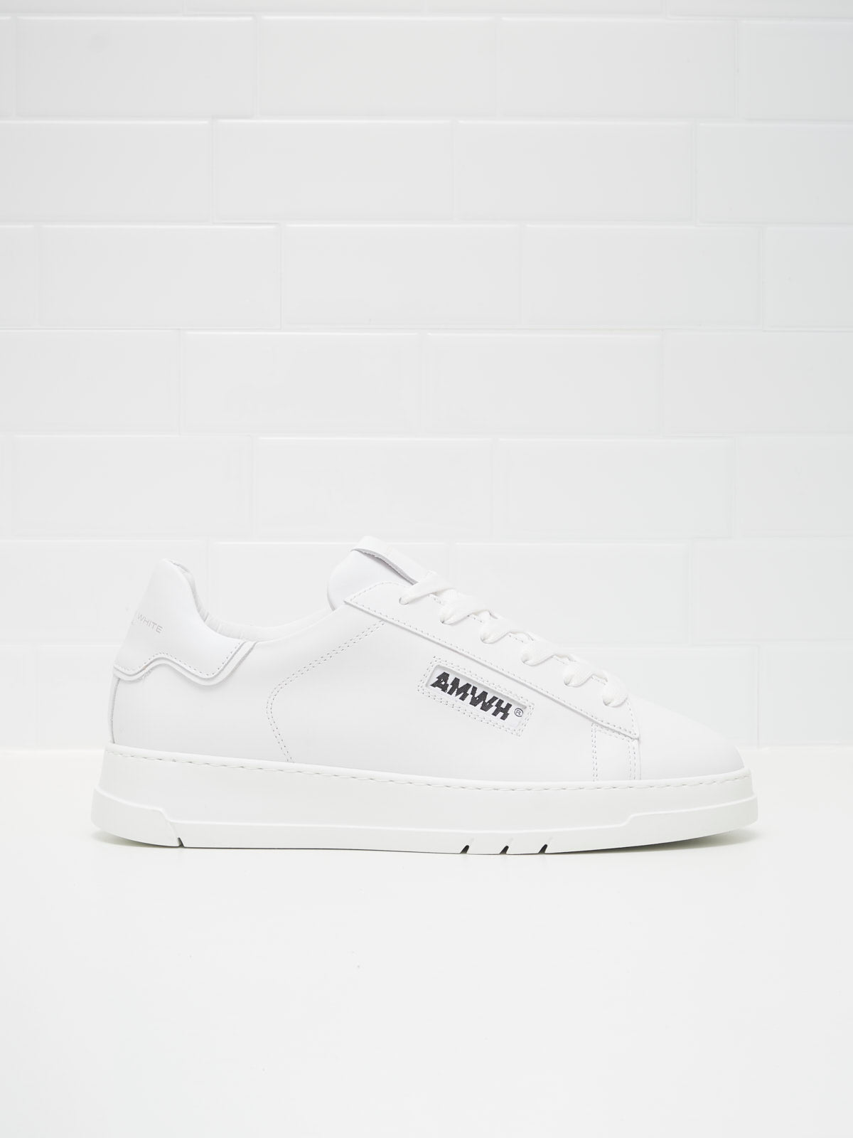 American White Super Iconic Woman white white