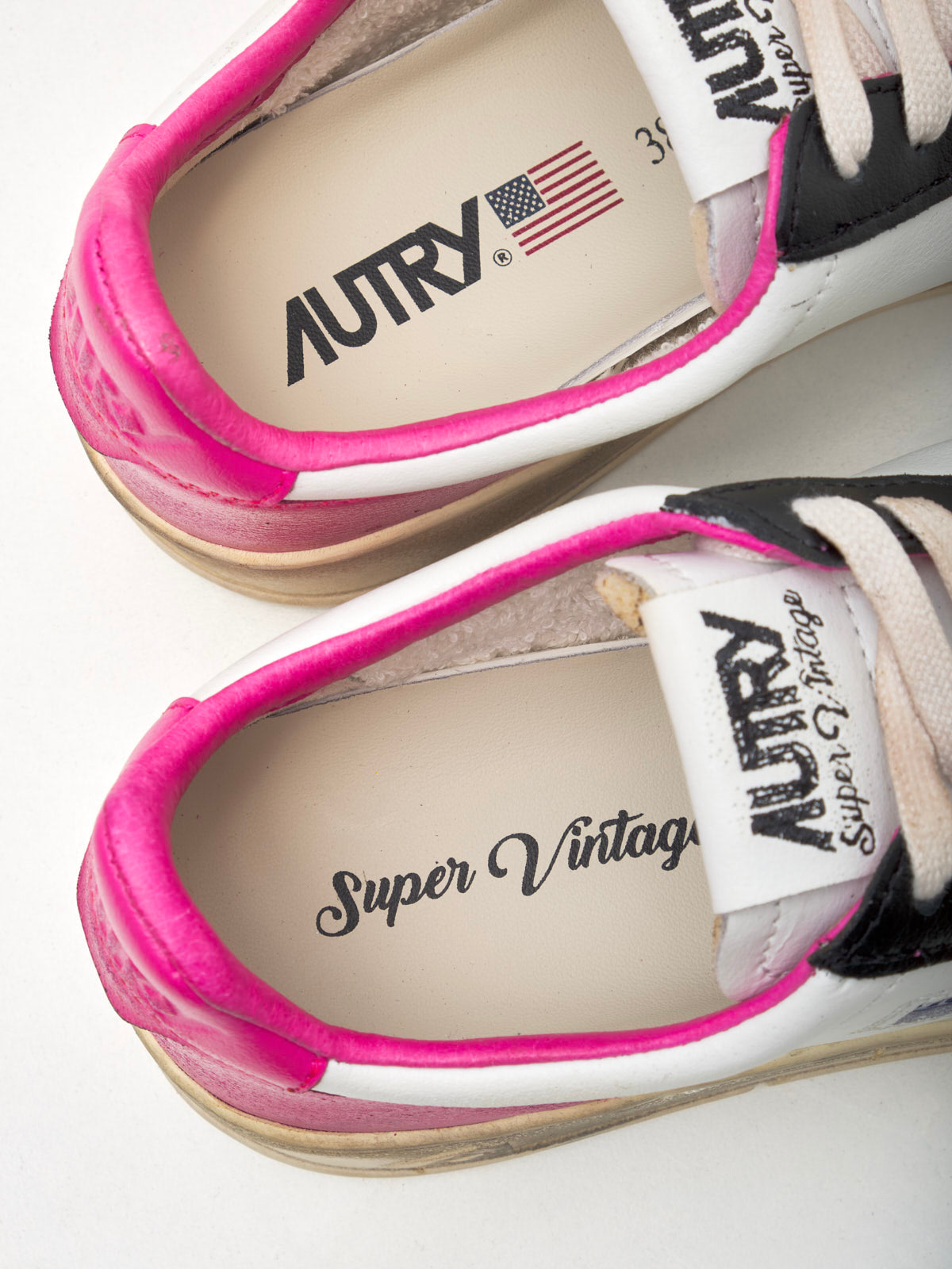 autry - Sneakers Medalist Low Woman white black rasperry vintage 
