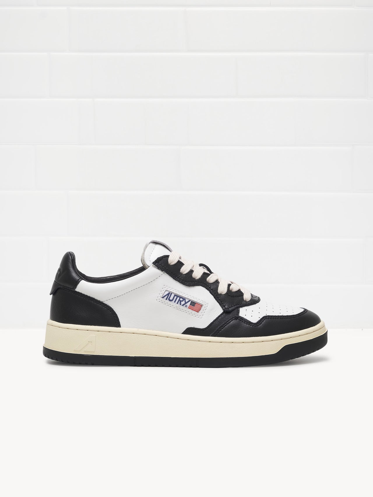 Sneakers Medalist Woman white black