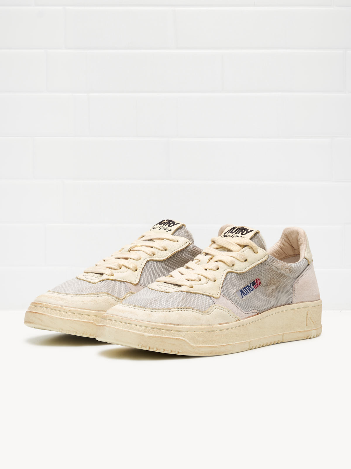 Autry Medalist Low Man Super Vintage mesh grey white