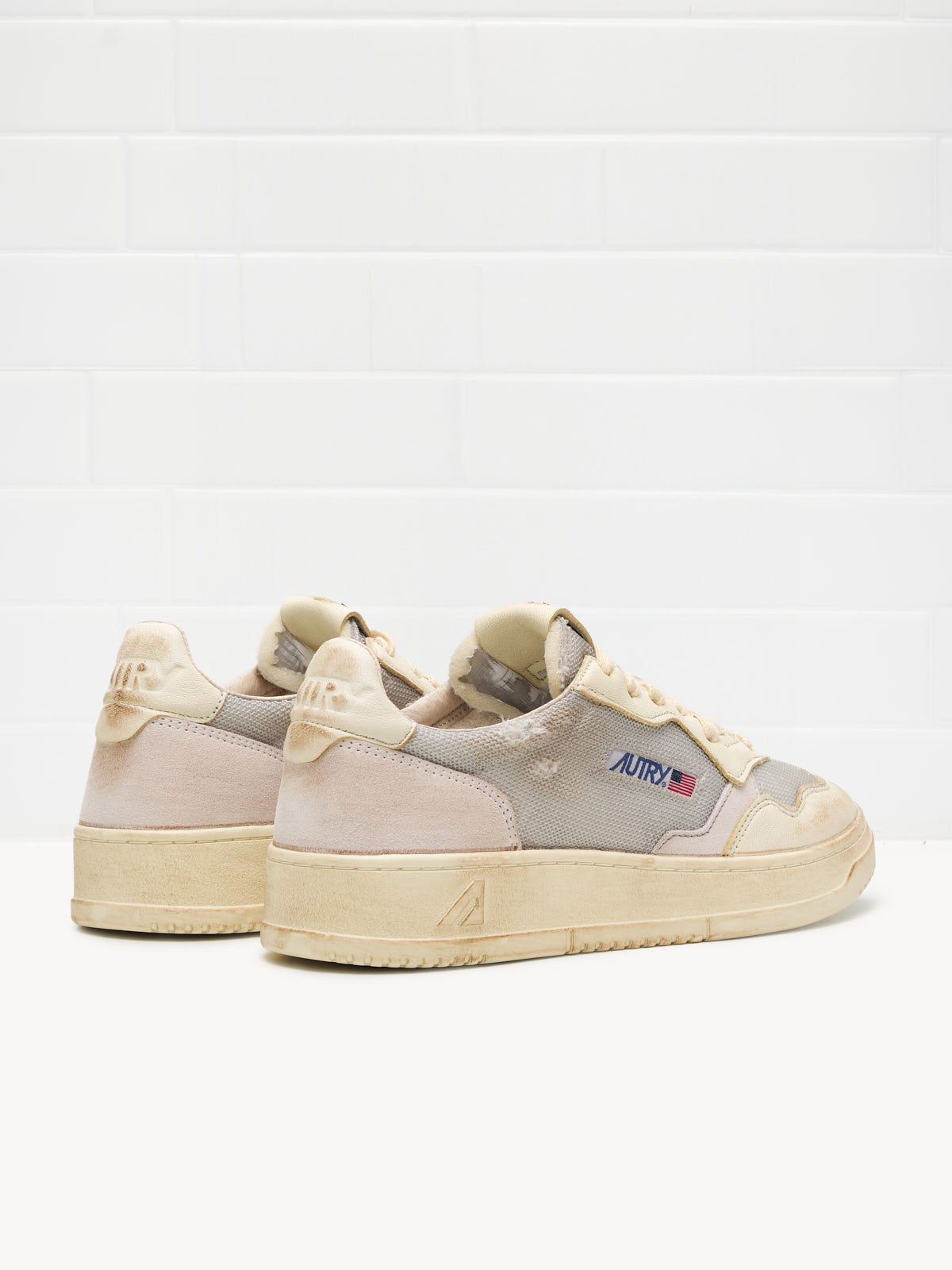 Autry Medalist Low Man Super Vintage mesh grey white