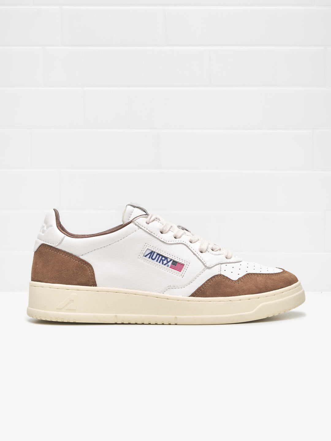 Sneakers Medalist Low Man white suede cigar