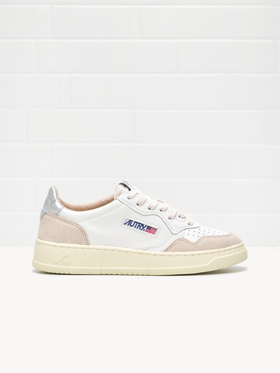 Medalist Woman white sand silver sneakers