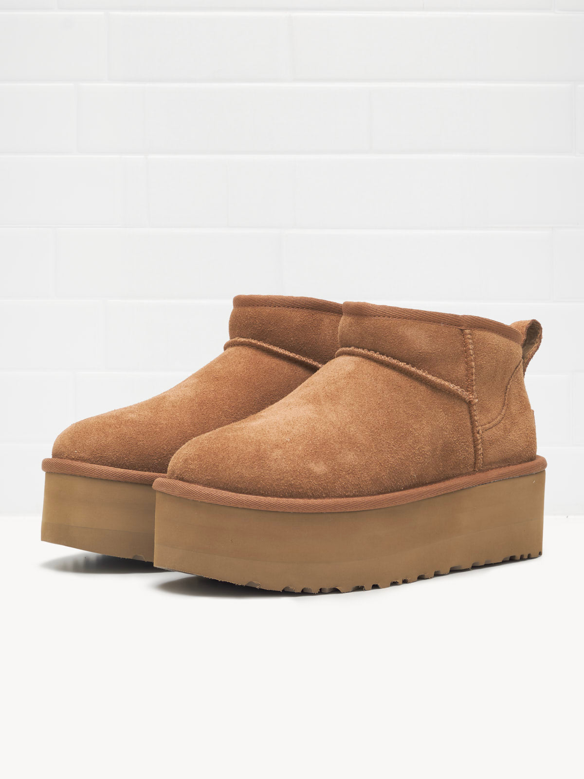 UGG - Tronchetto Classic Ultra Mini Platform Woman Suede Chestnut 