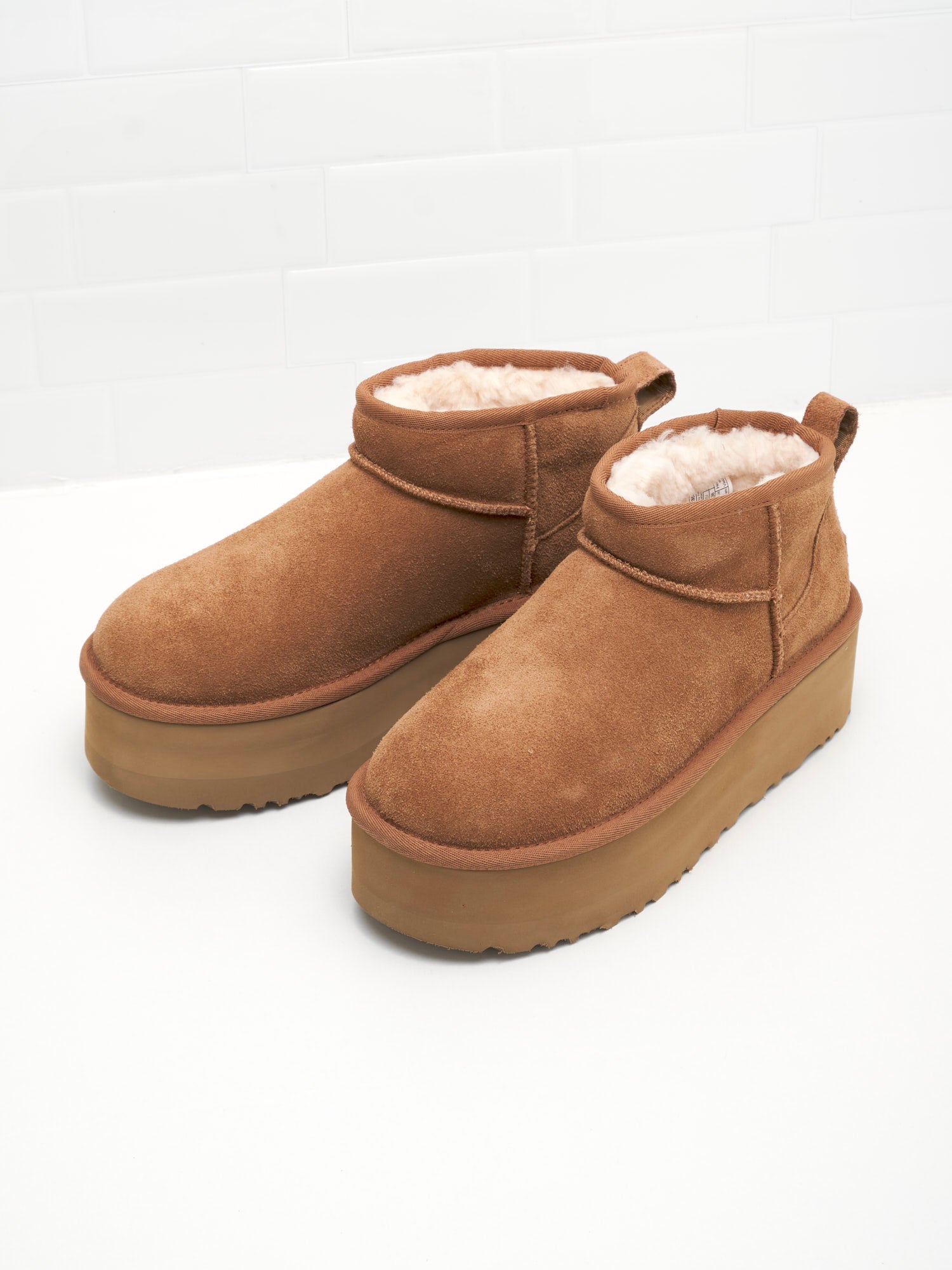 UGG - Tronchetto Classic Ultra Mini Platform Woman Suede Chestnut 