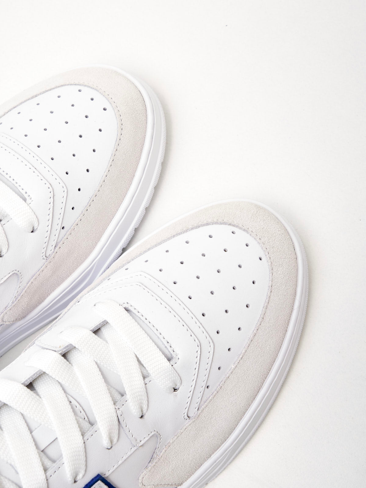 American White - Sneakers Man Emmeuno Logo Explorer white blue white sole 
