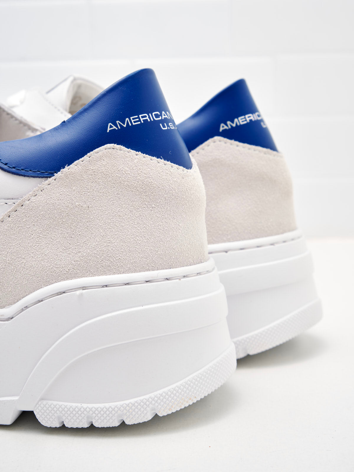 American White - Sneakers Man Emmeuno Logo Explorer white blue white sole 
