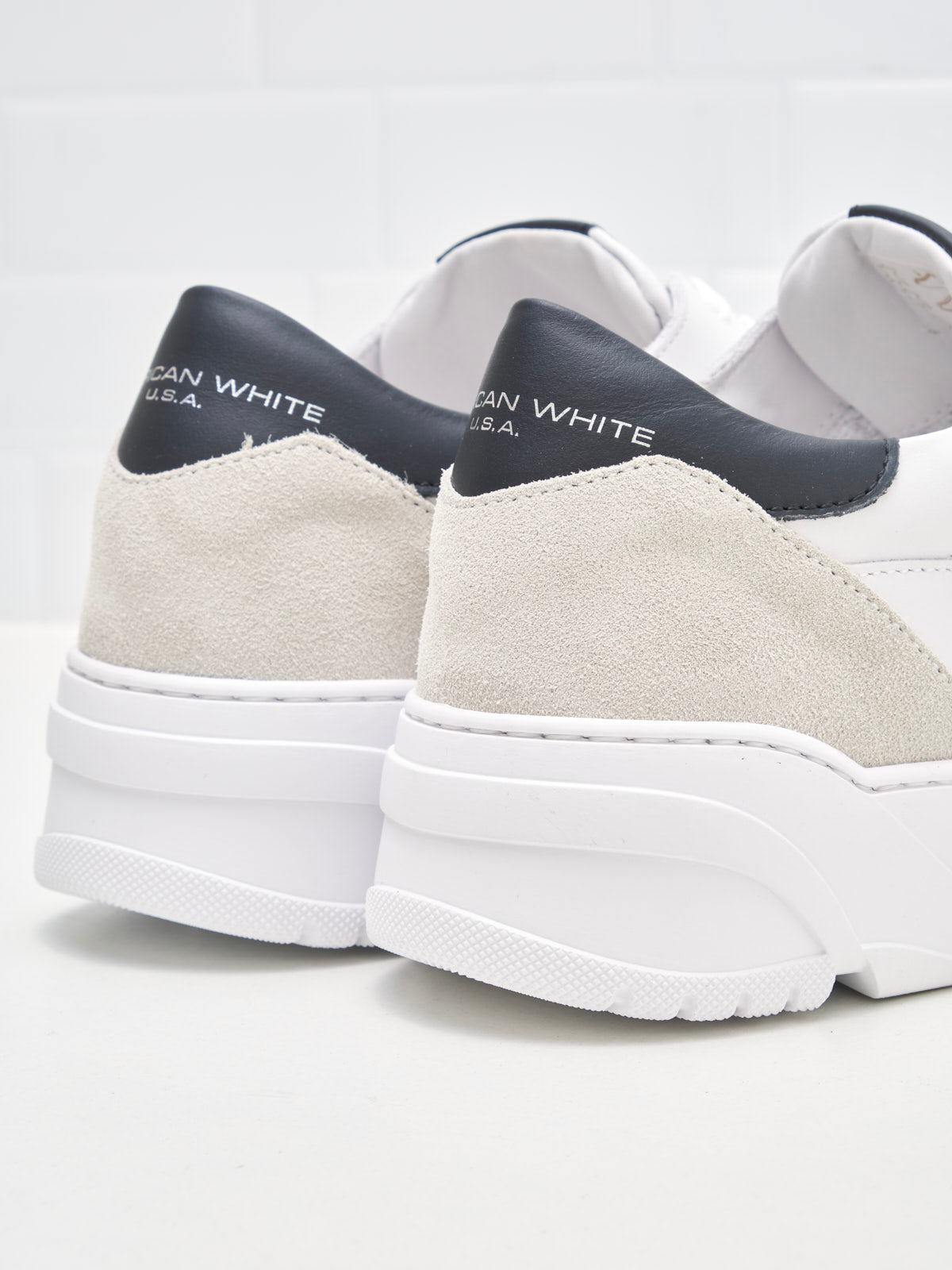 American White - Sneakers Man Emmeuno Logo Explorer white black white sole 