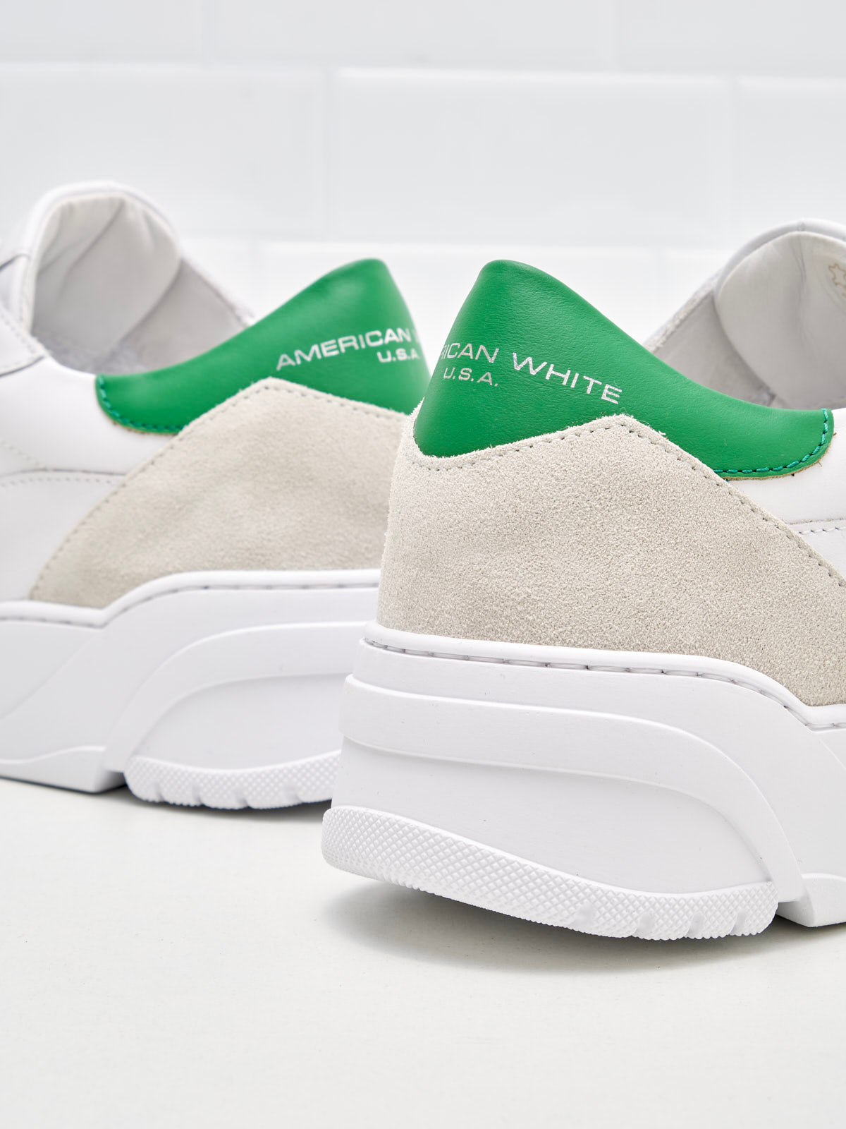 American White - Sneakers Man Emmeuno Logo Explorer white green white sole 