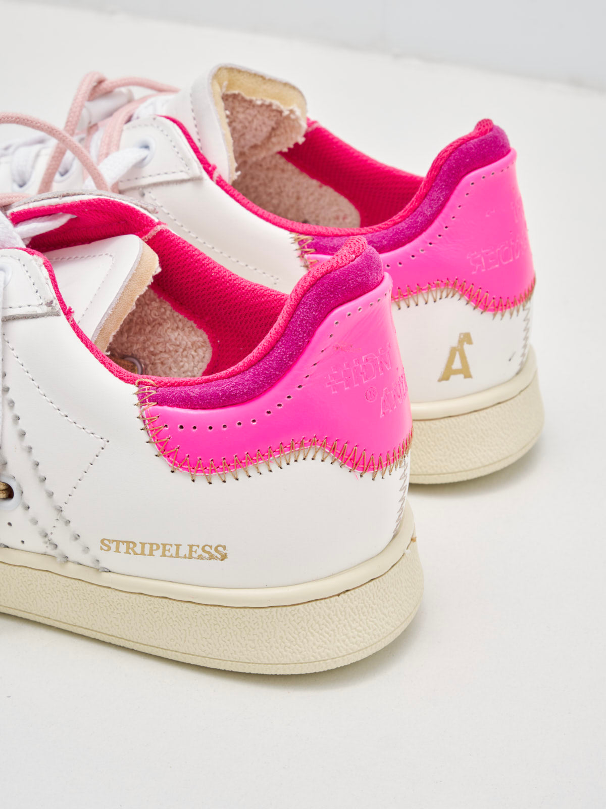 Hidn-Ander - Sneakers Stripeless Low Woman Ultimate Dual white neon barbie 