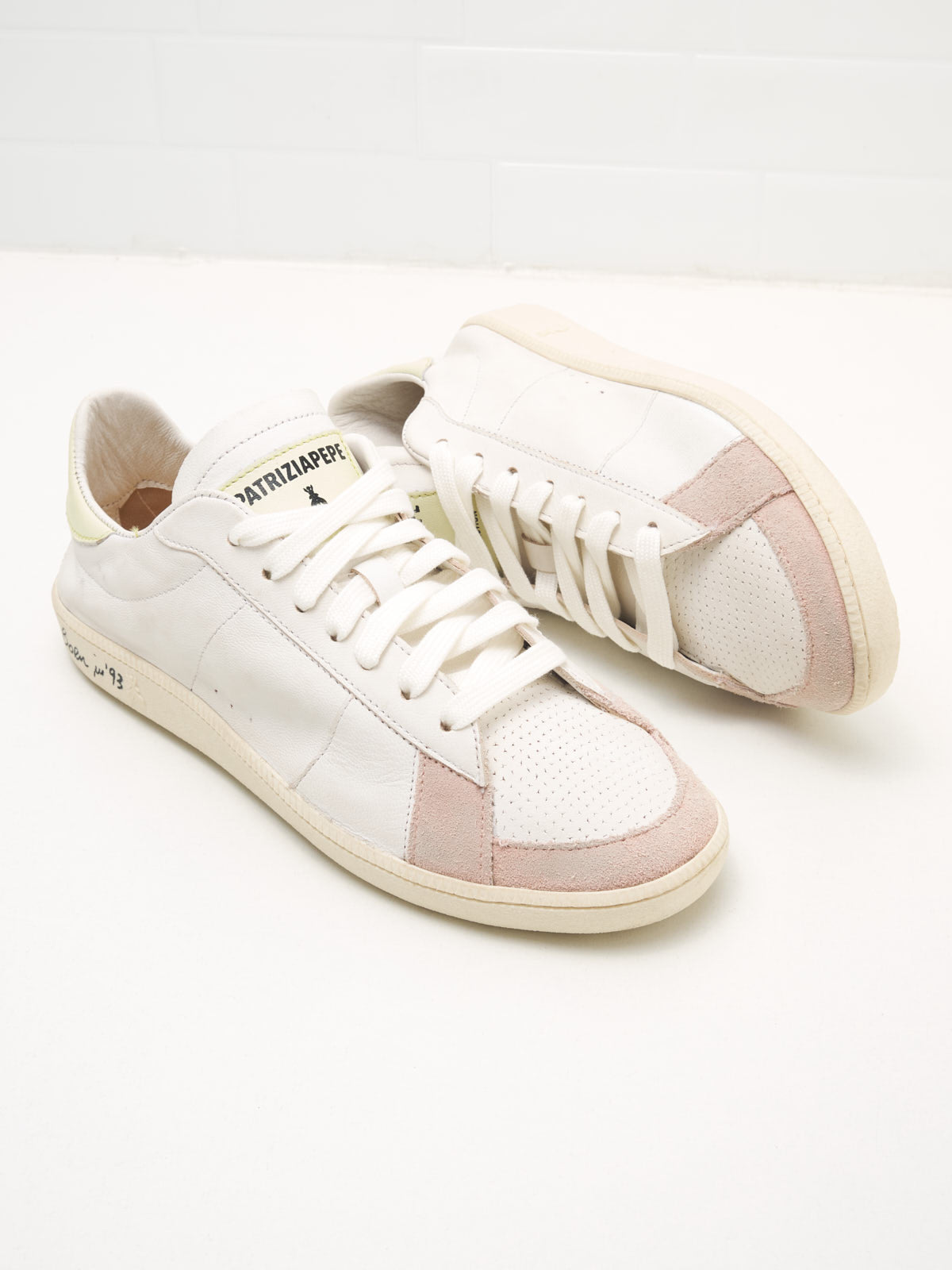 Patrizia Pepe - Sneakers Skin "Born in '93" white yellow 
