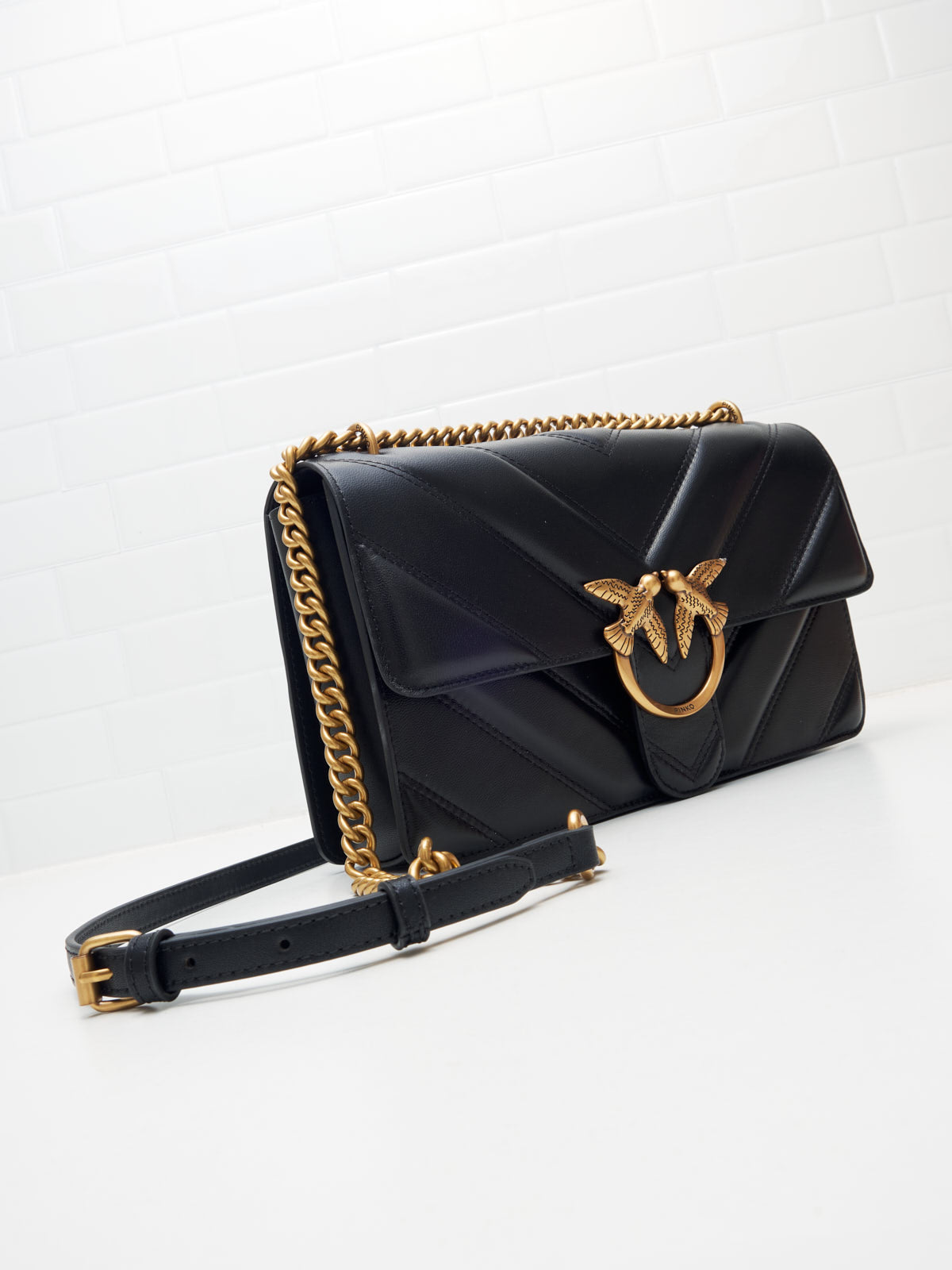 PINKO - Tracolla Love One "V" black gold 