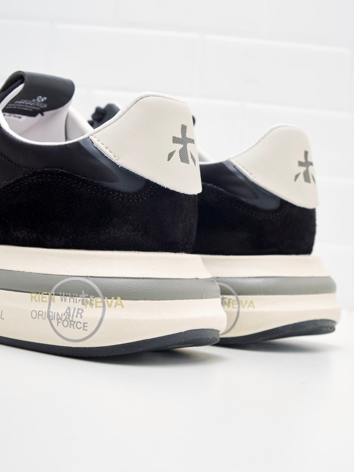 Premiata - Sneakers Cassie Woman black white 