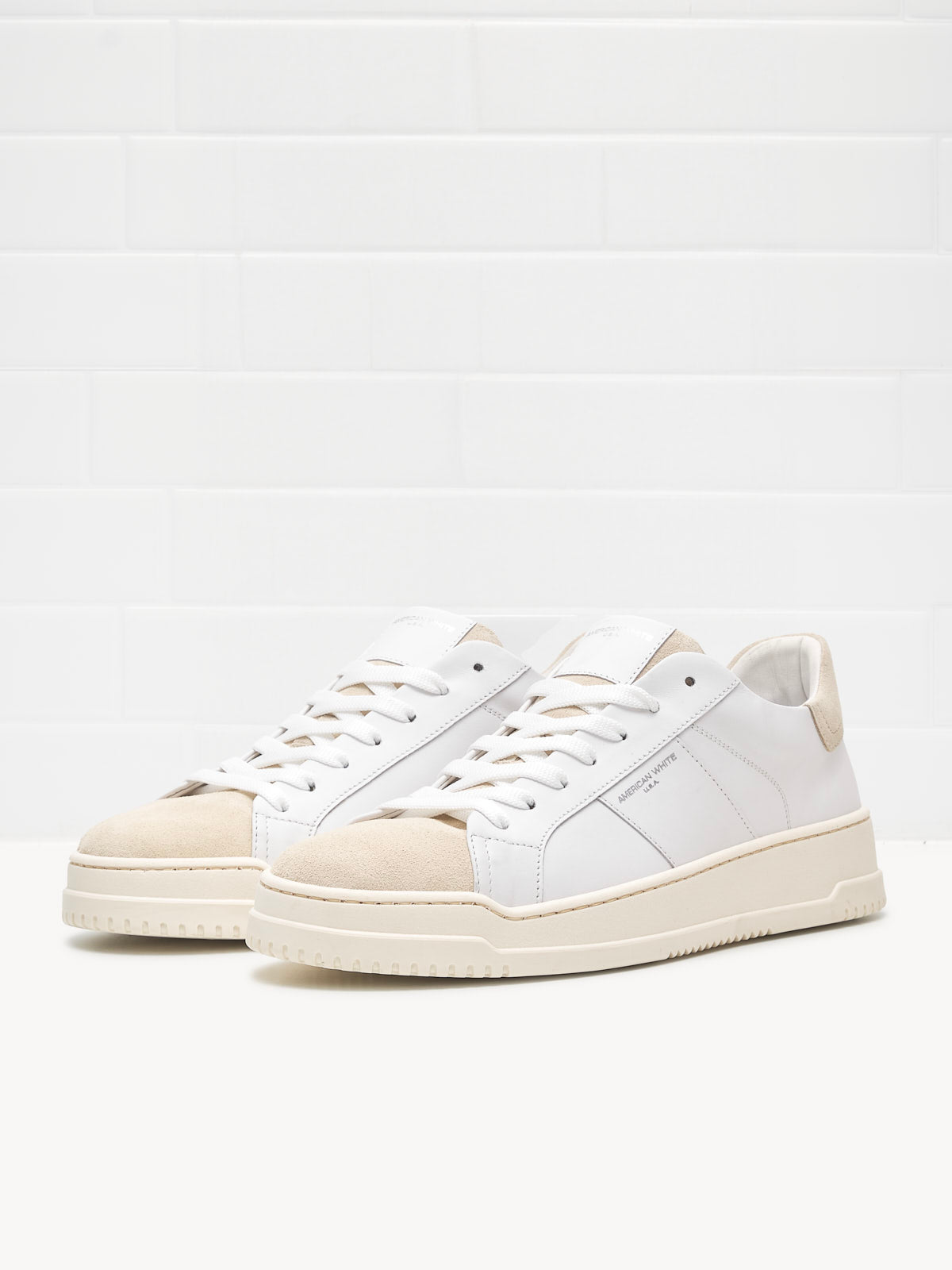 American White - Sneakers Man Whoop Vertigo Explorer white ice sand 