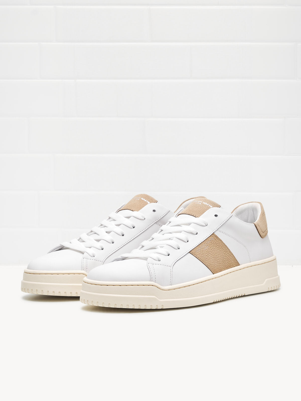 American White - Sneakers Man Whoop Vertigo white sand 