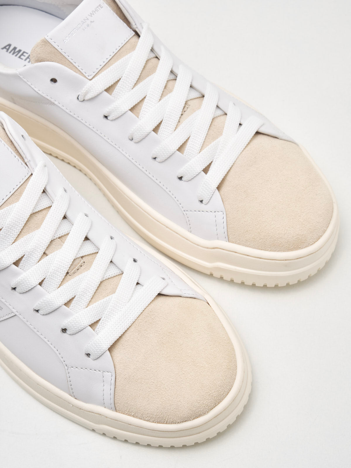 American White - Sneakers Man Whoop Vertigo Explorer white ice sand 