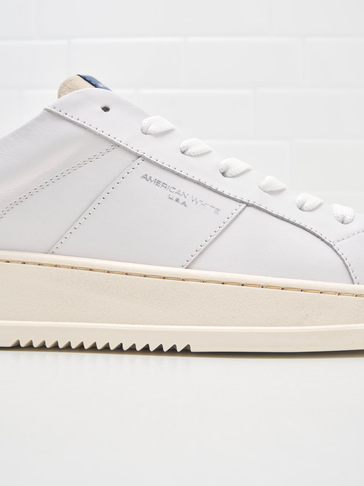 American White - Sneakers Man Whoop Vertigo Explorer white sand blue 