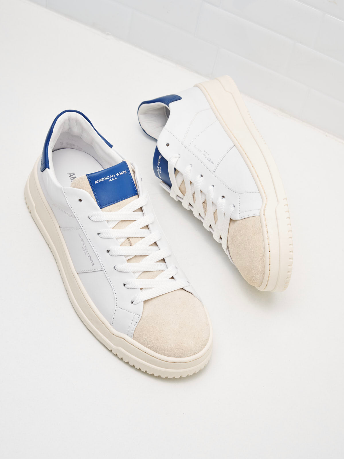 American White - Sneakers Man Whoop Vertigo Explorer white sand blue 