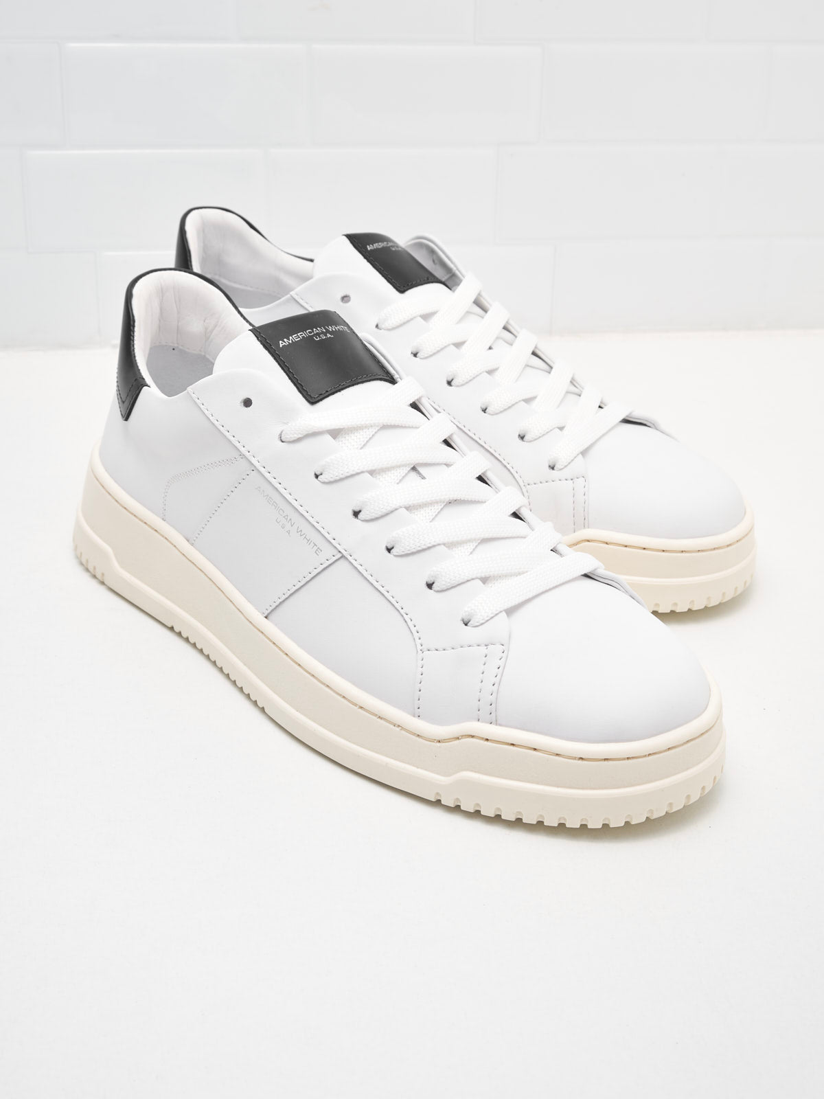 American White - Sneakers Man Whoop Vertigo Explorer white sand black 