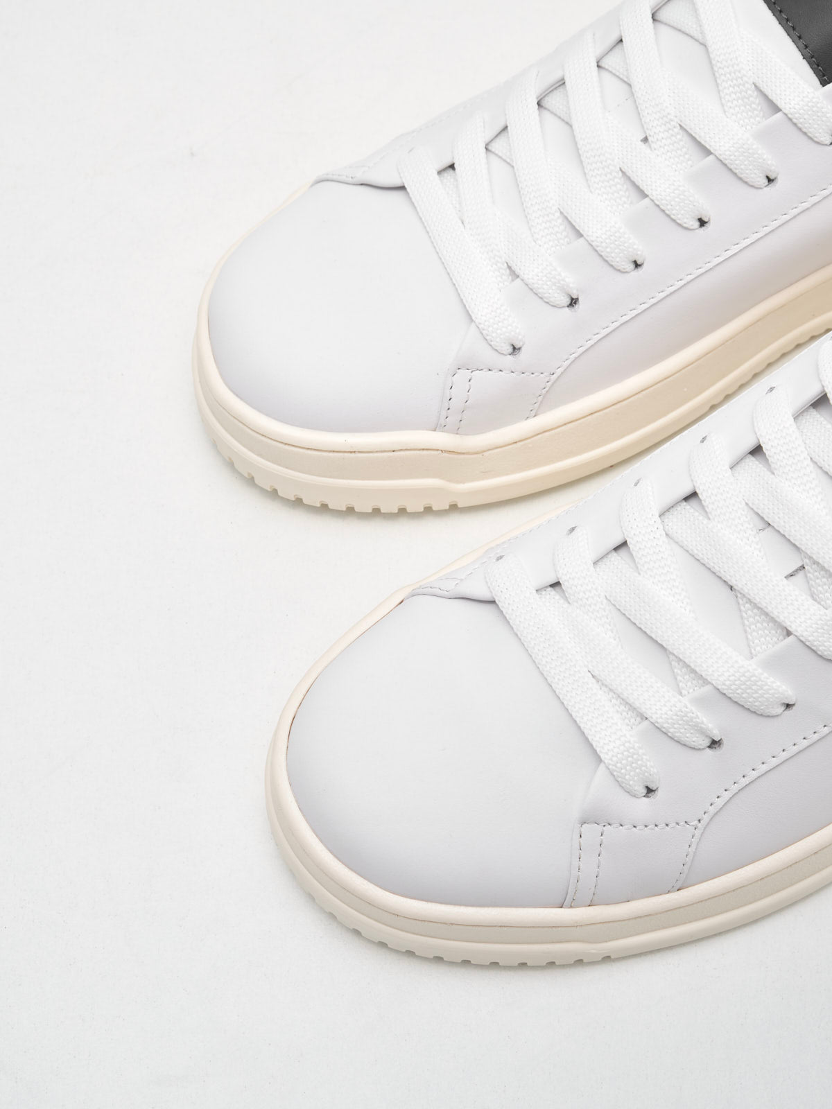 American White - Sneakers Man Whoop Vertigo Explorer white sand black 