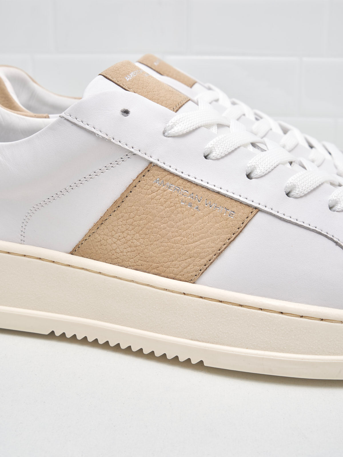 American White - Sneakers Man Whoop Vertigo white sand 